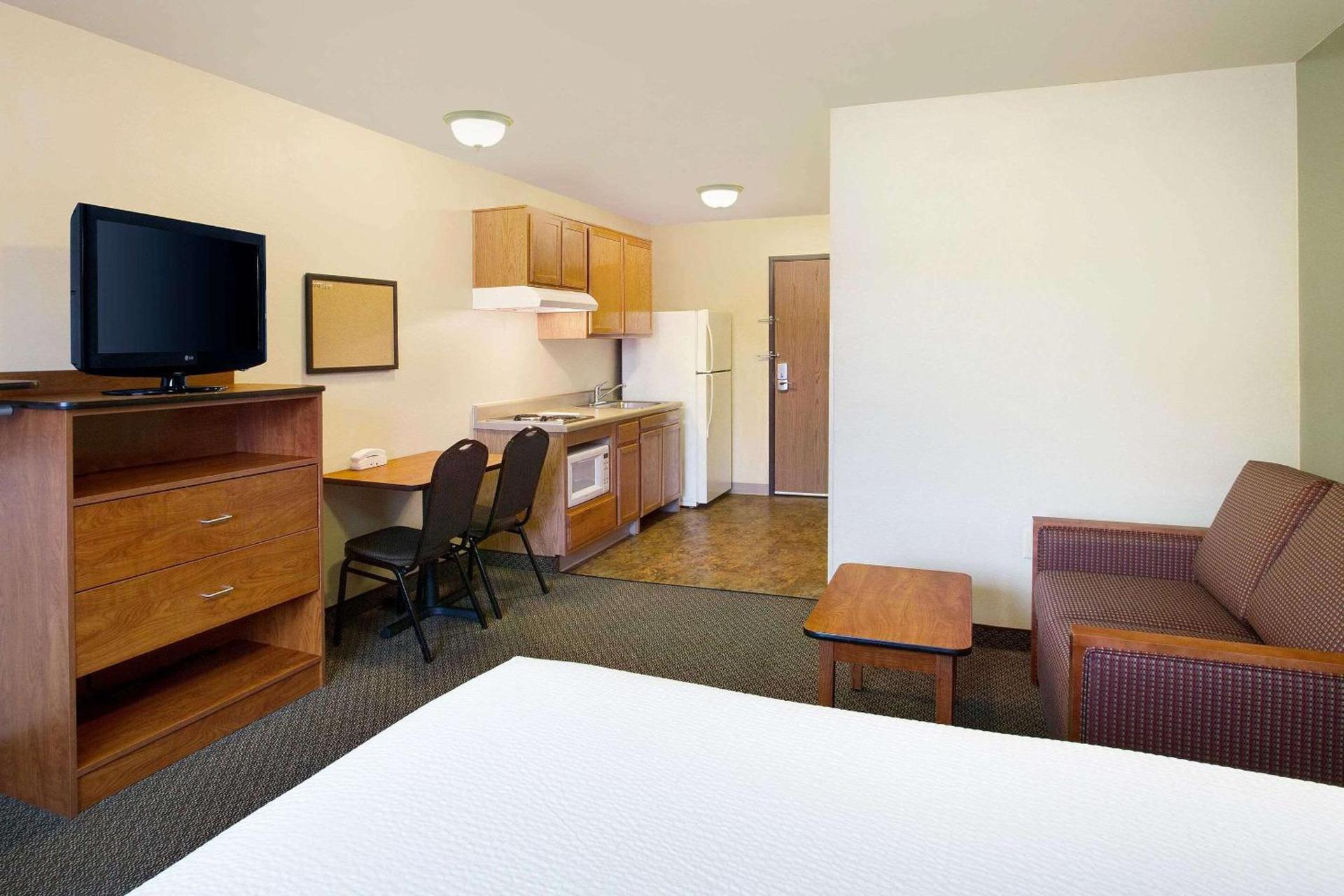 WoodSpring Suites Raleigh Northeast Wake Forest photo 14