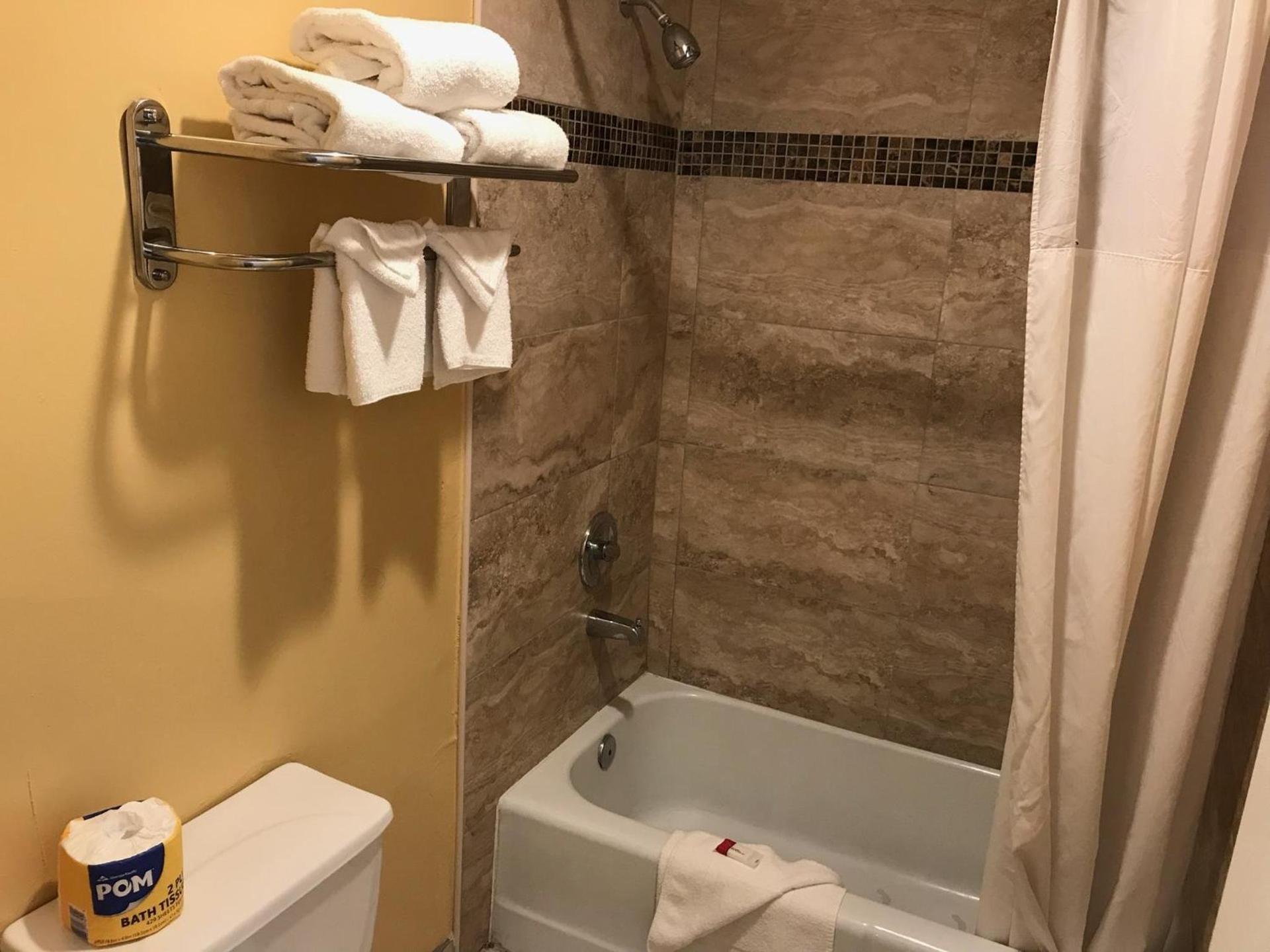Travelodge by Wyndham San Diego SeaWorld photo 26