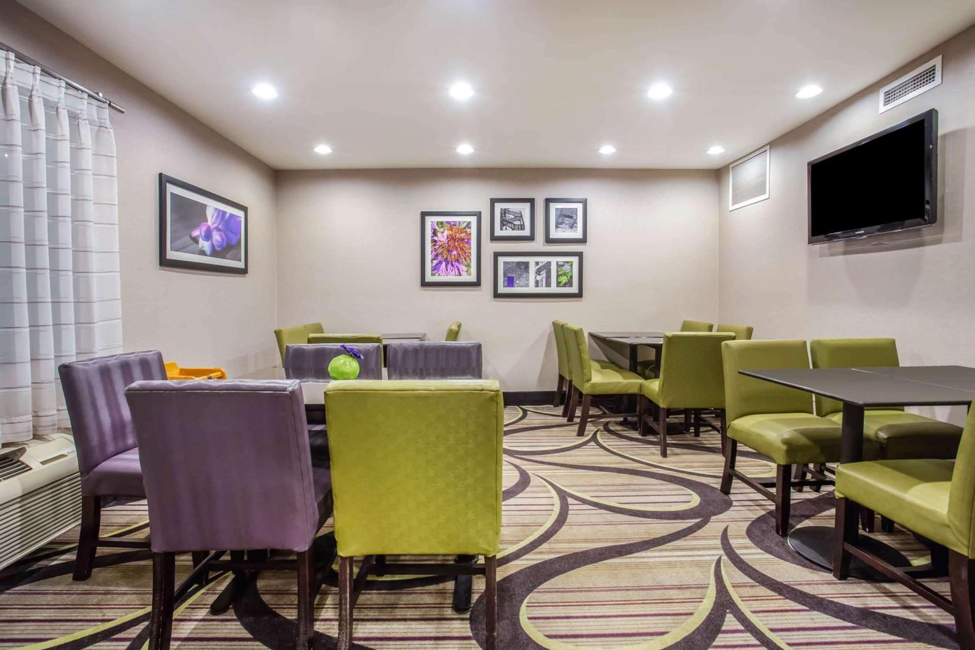 La Quinta Inn by Wyndham Oshkosh photo 50
