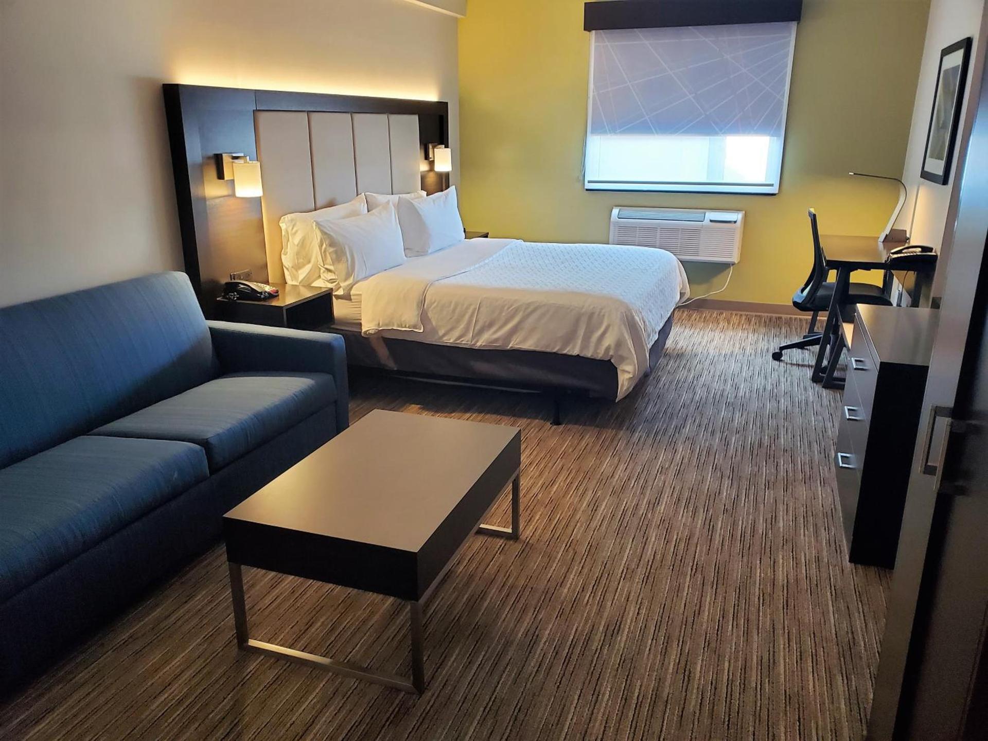 Holiday Inn Express Maspeth by IHG photo 20
