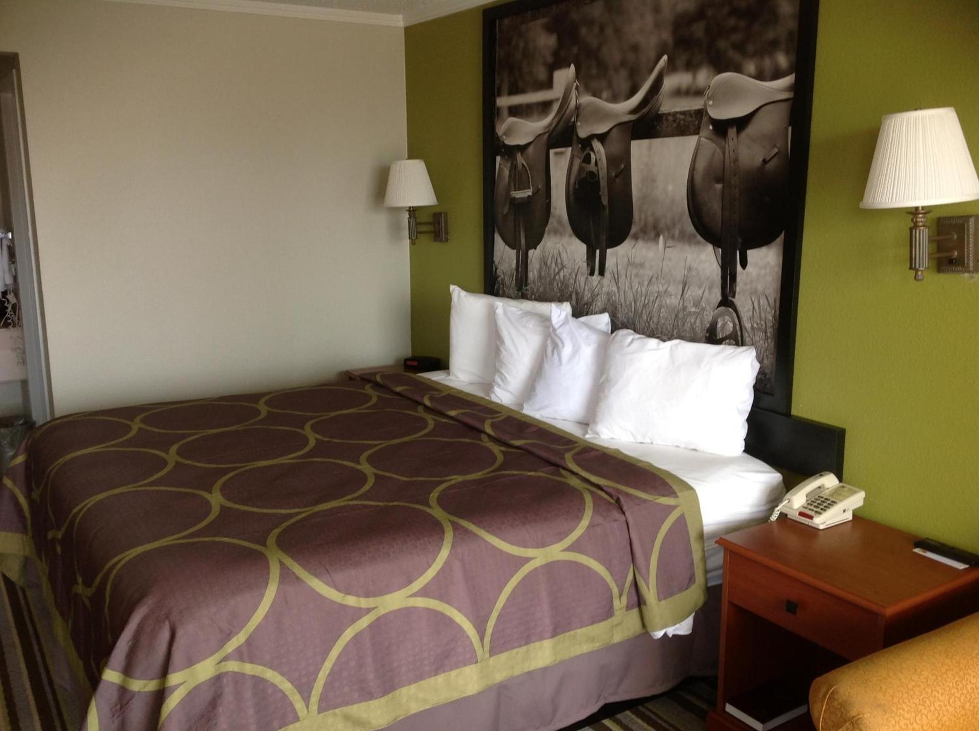 Super 8 by Wyndham Longview/North photo 43