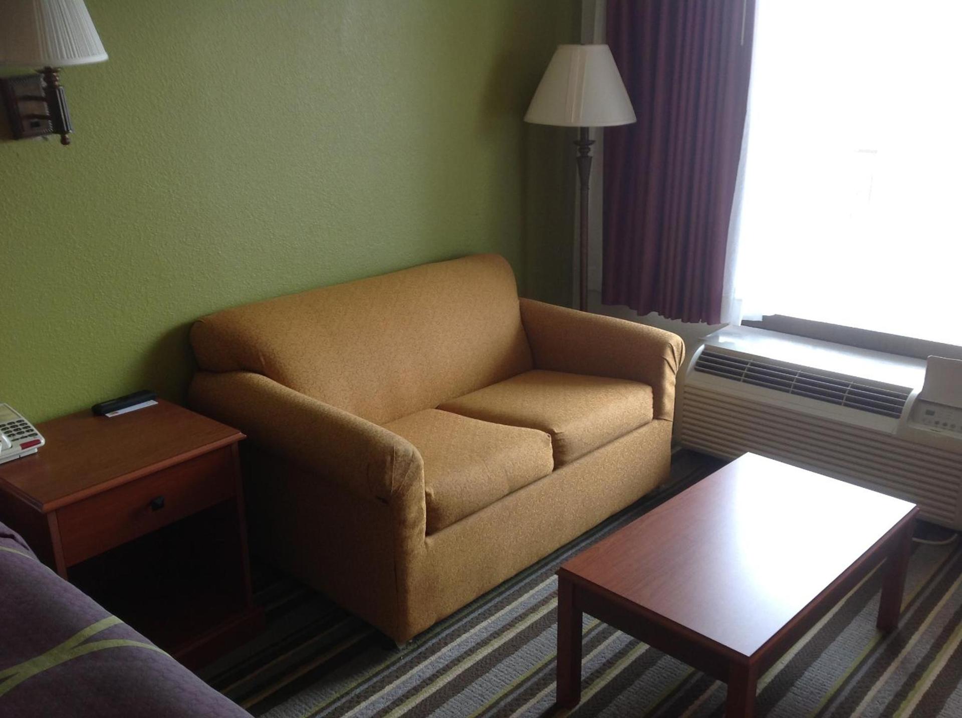 Super 8 by Wyndham Longview/North photo 45