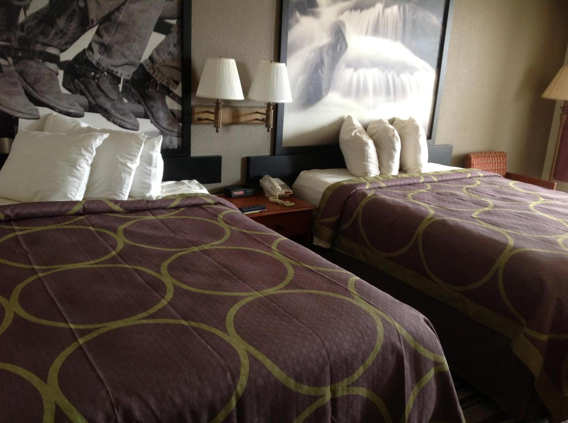 Super 8 by Wyndham Longview/North photo 47