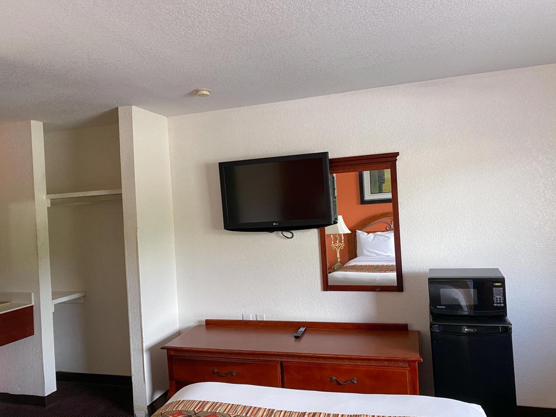 Royal Inn Richmond Hill- Savannah I-95 photo 23