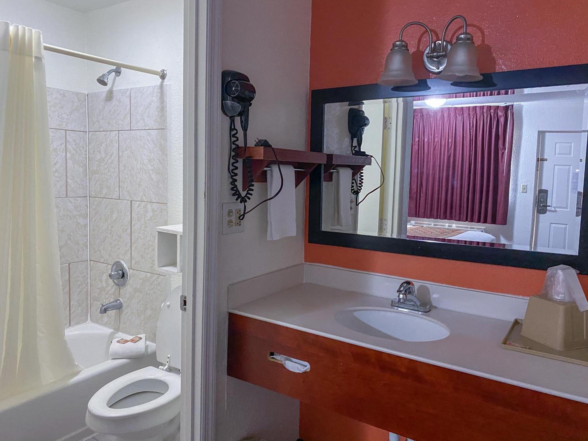 Royal Inn Richmond Hill- Savannah I-95 photo 22