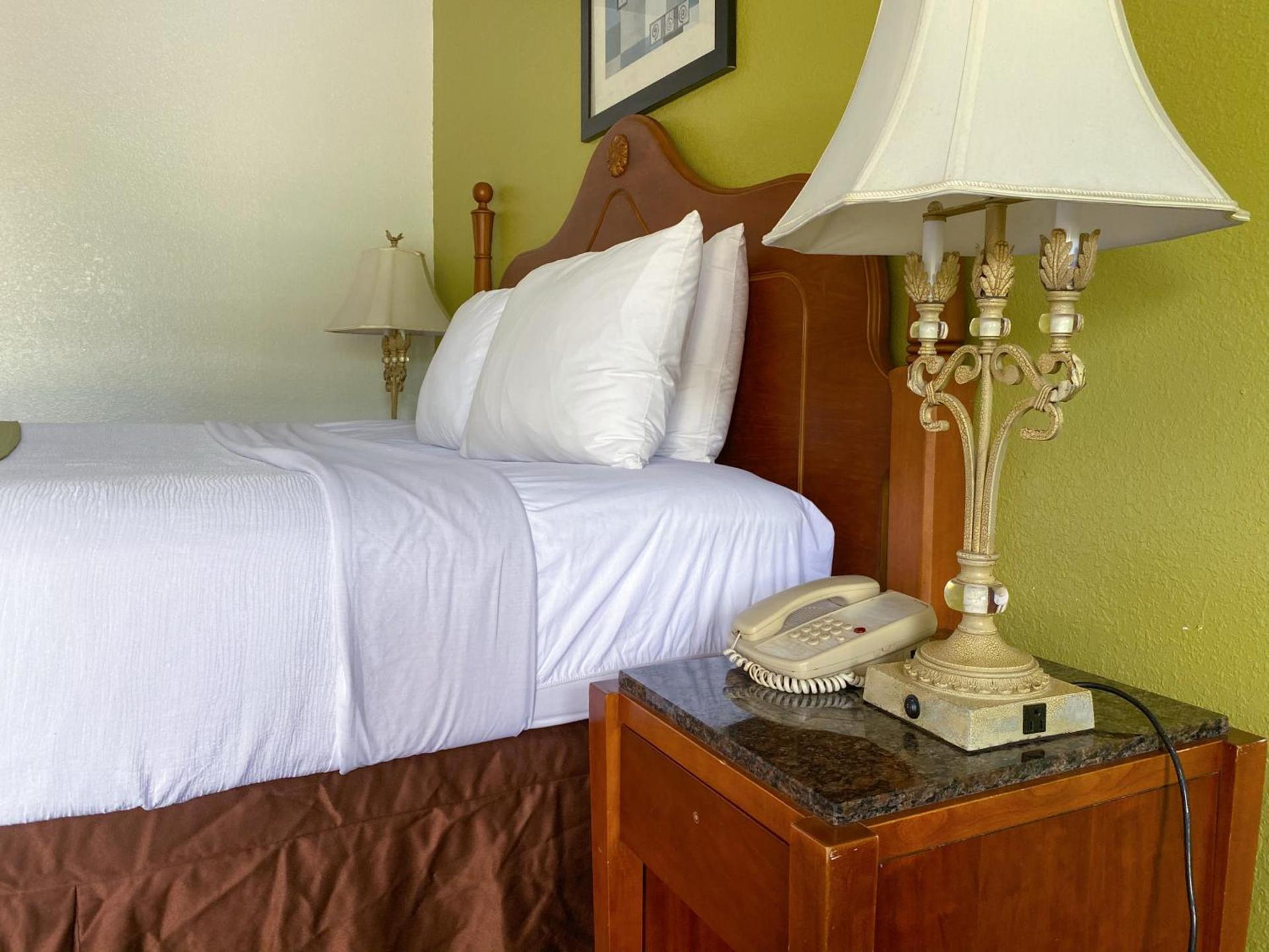Royal Inn Richmond Hill- Savannah I-95 photo 11