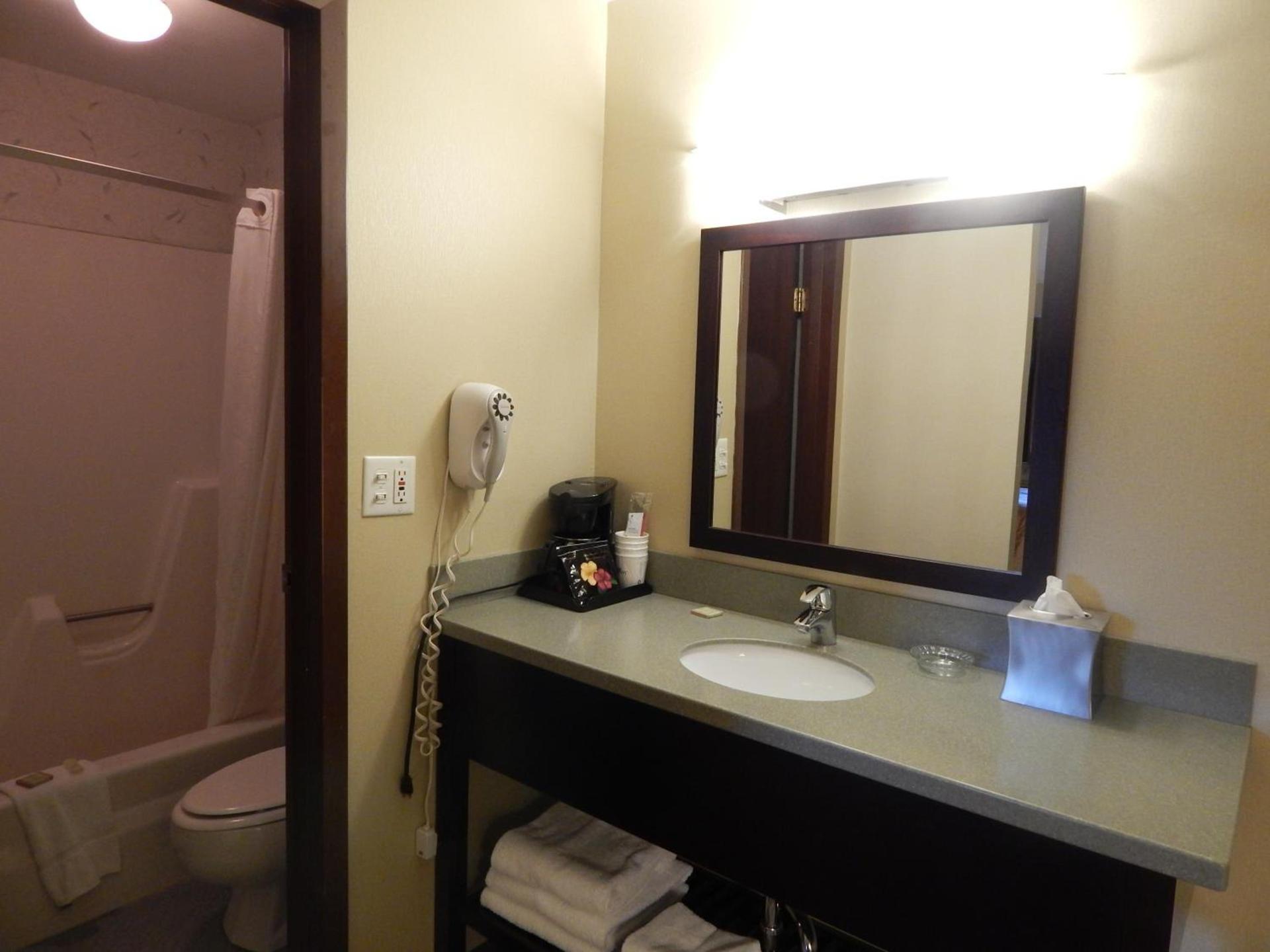 Super 8 by Wyndham White River Junction photo 19