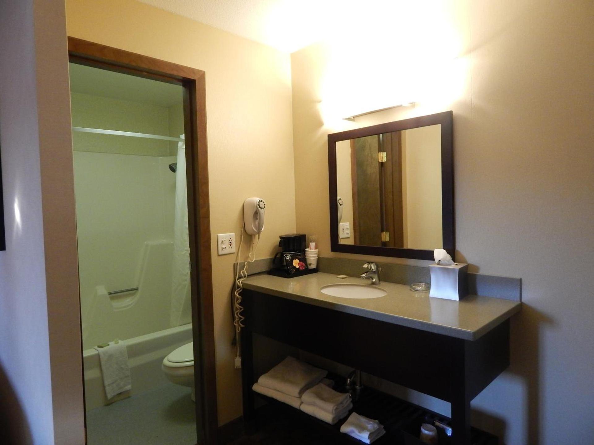 Super 8 by Wyndham White River Junction photo 23