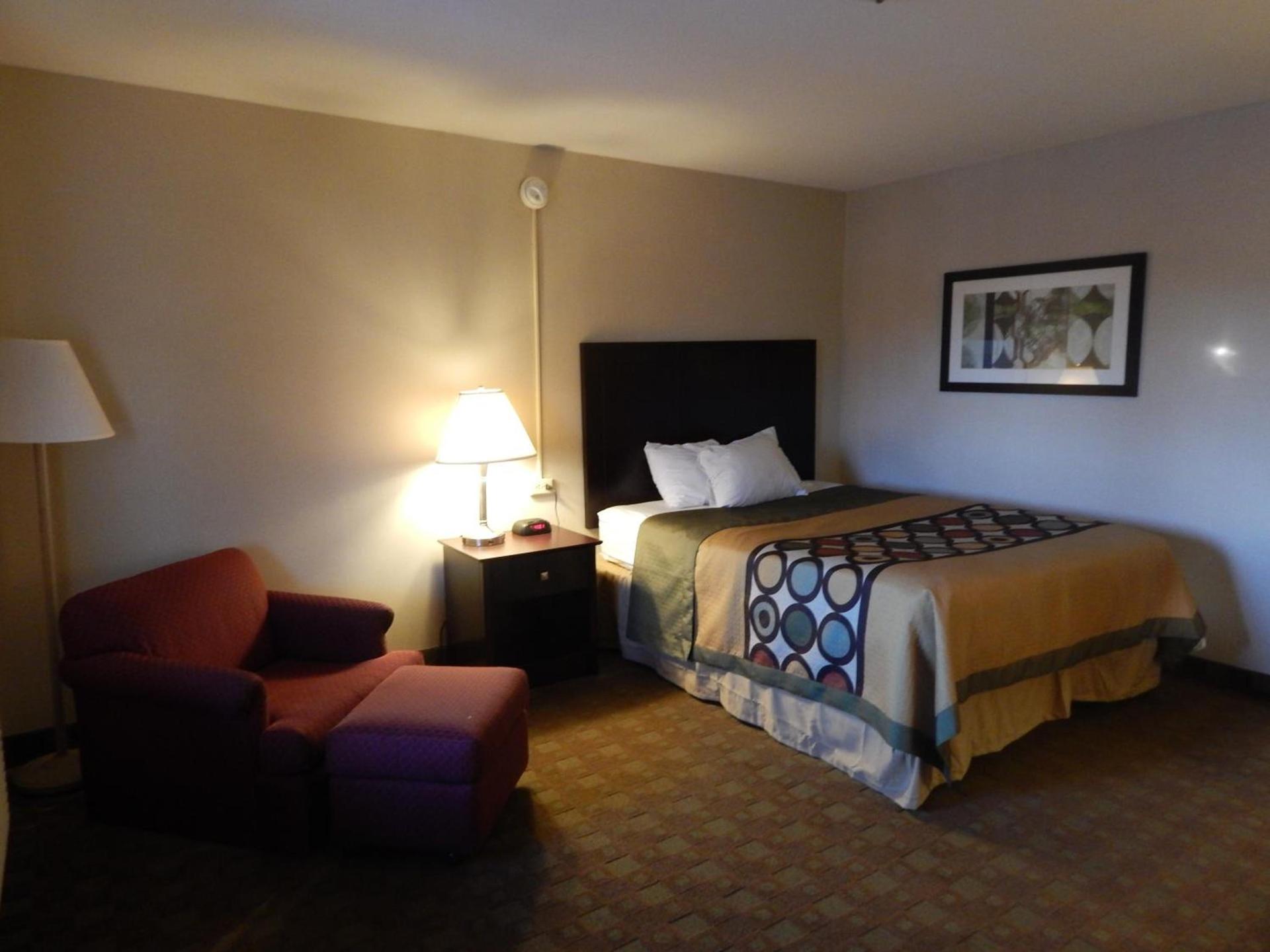 Super 8 by Wyndham White River Junction photo 24