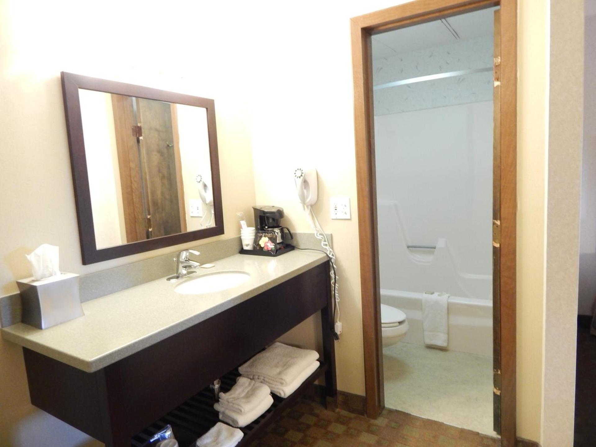 Super 8 by Wyndham White River Junction photo 26