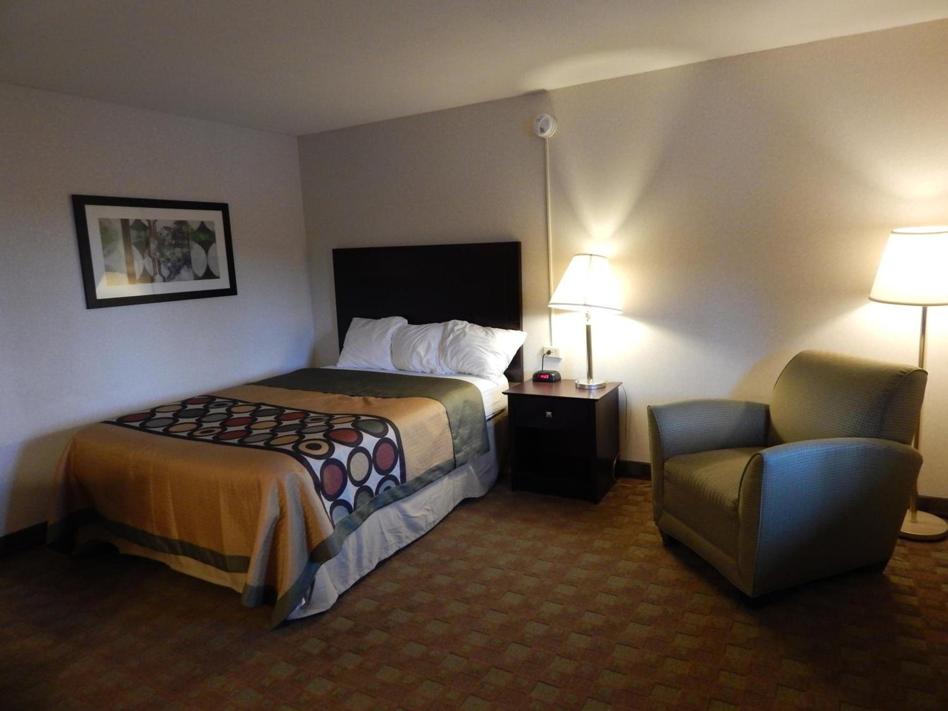 Super 8 by Wyndham White River Junction photo 28