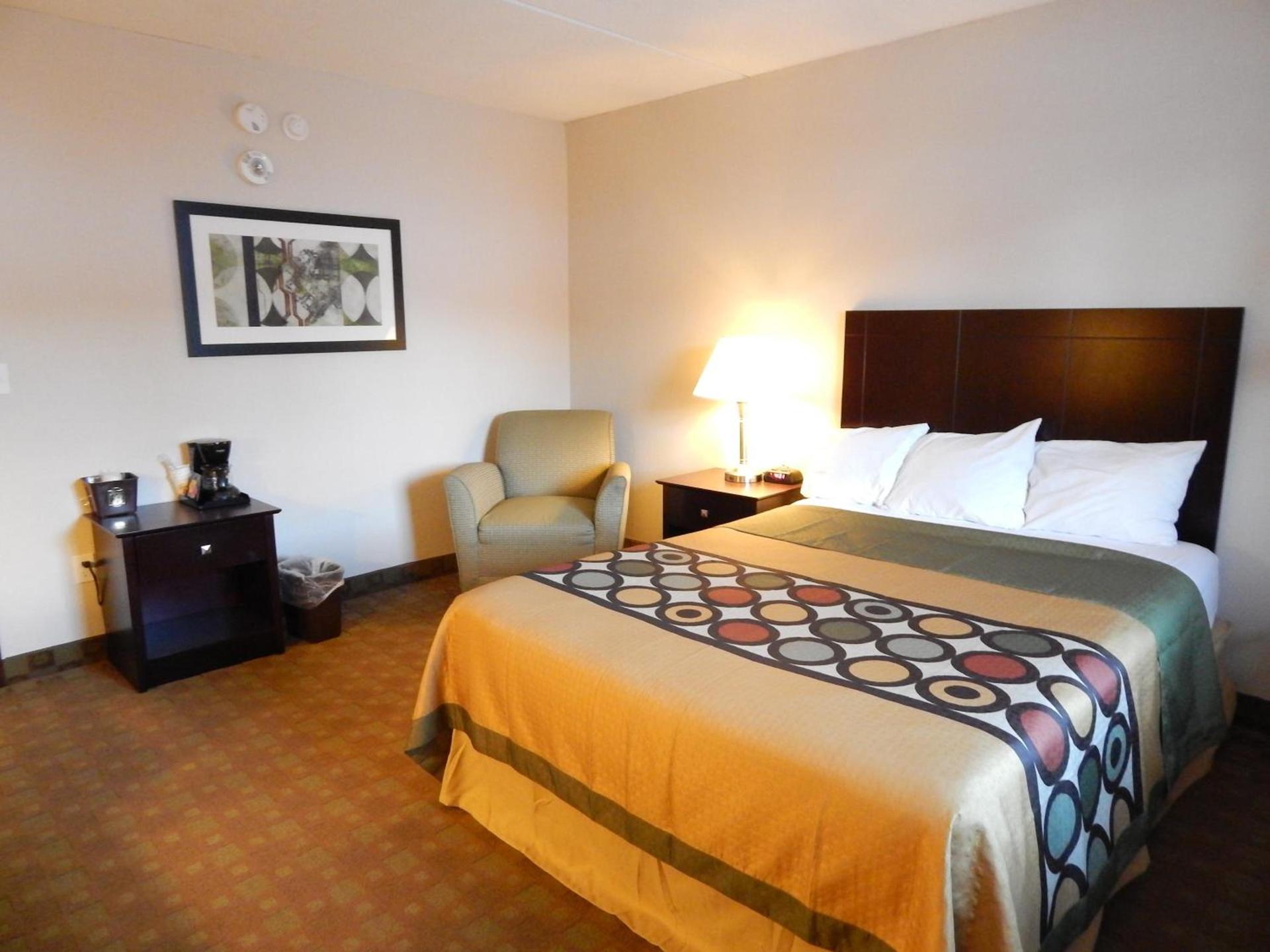 Super 8 by Wyndham White River Junction photo 35