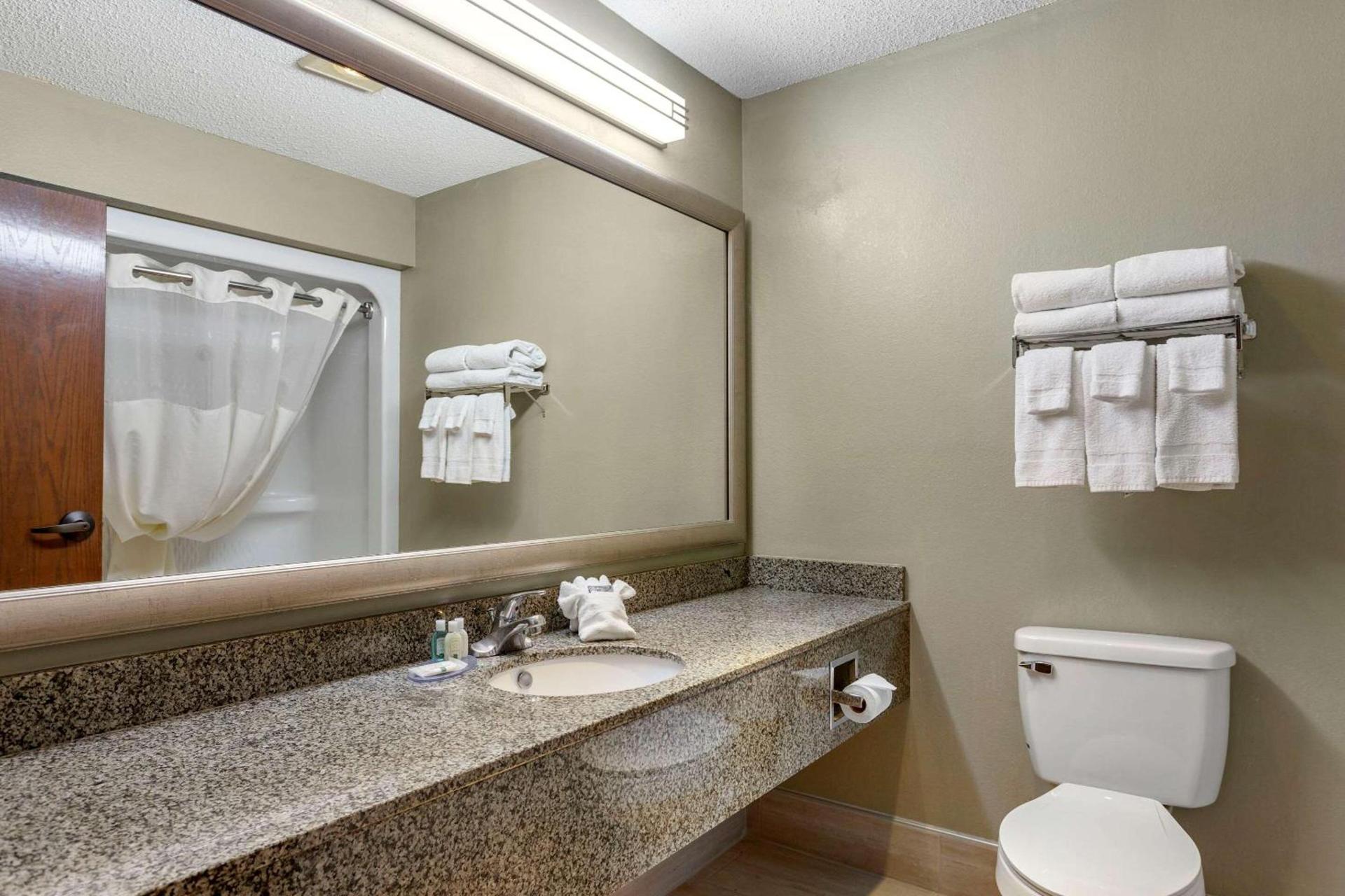 Quality Inn St Robert - Ft Leonard Wood photo 6