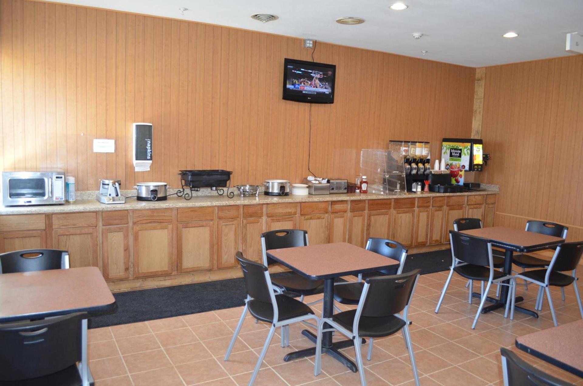 Knights Inn Quincy photo 18