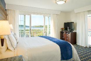 Newport Beach Hotel & Suites photo 38