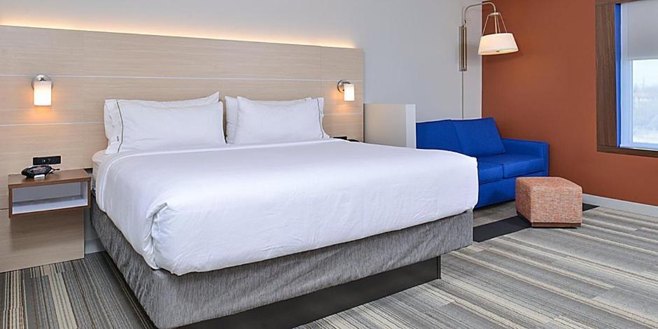Holiday Inn Express & Suites - Brighton by IHG photo 2