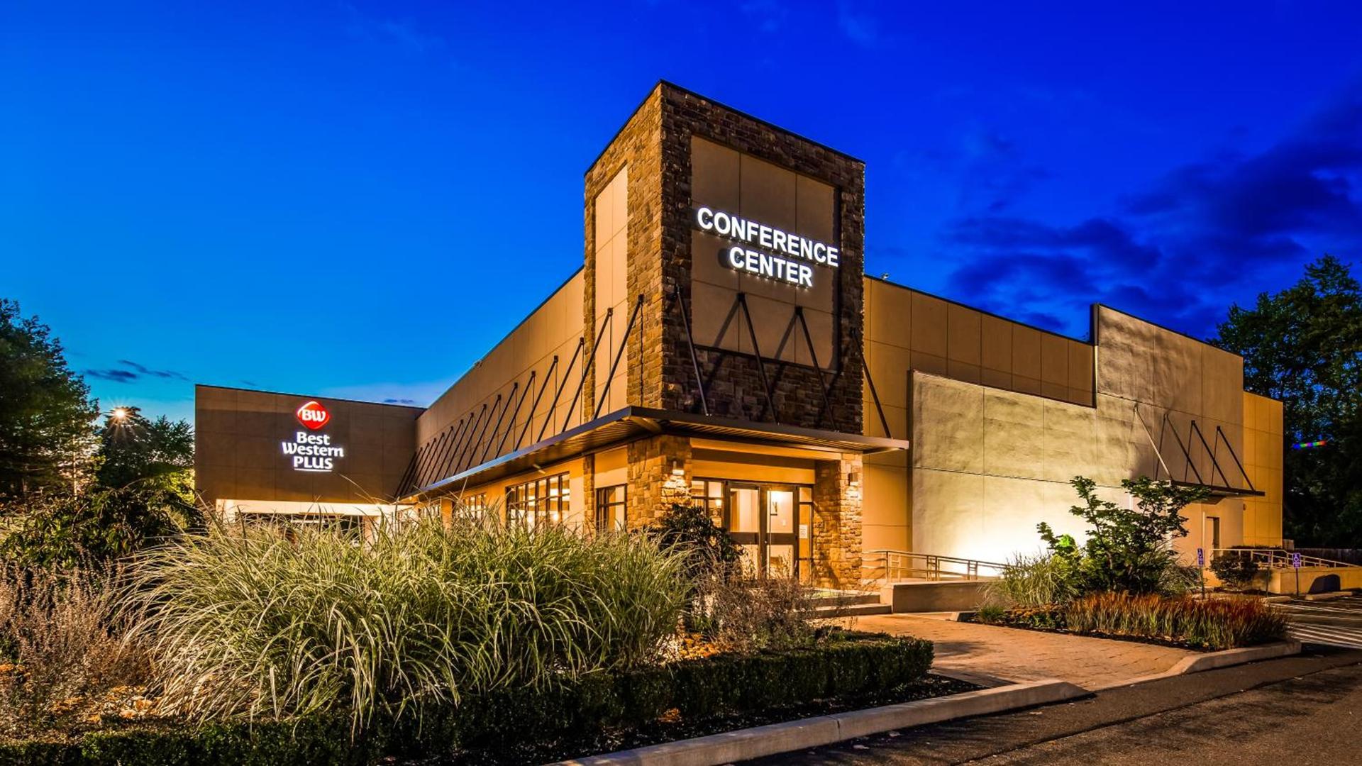 Best Western Plus Kingston Hotel and Conference Center photo 54