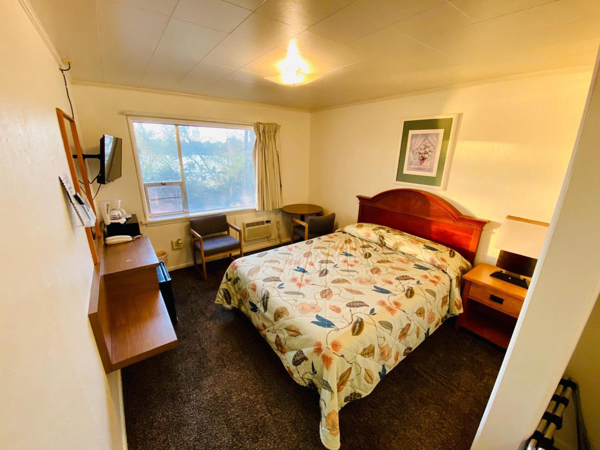 Lakeside Motel photo 3