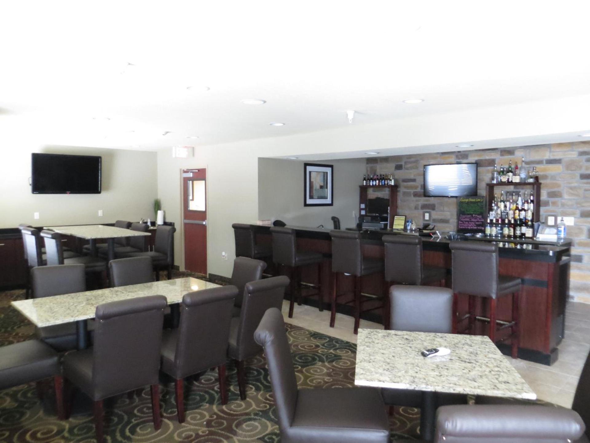 Cobblestone Inn & Suites - Harper photo 3