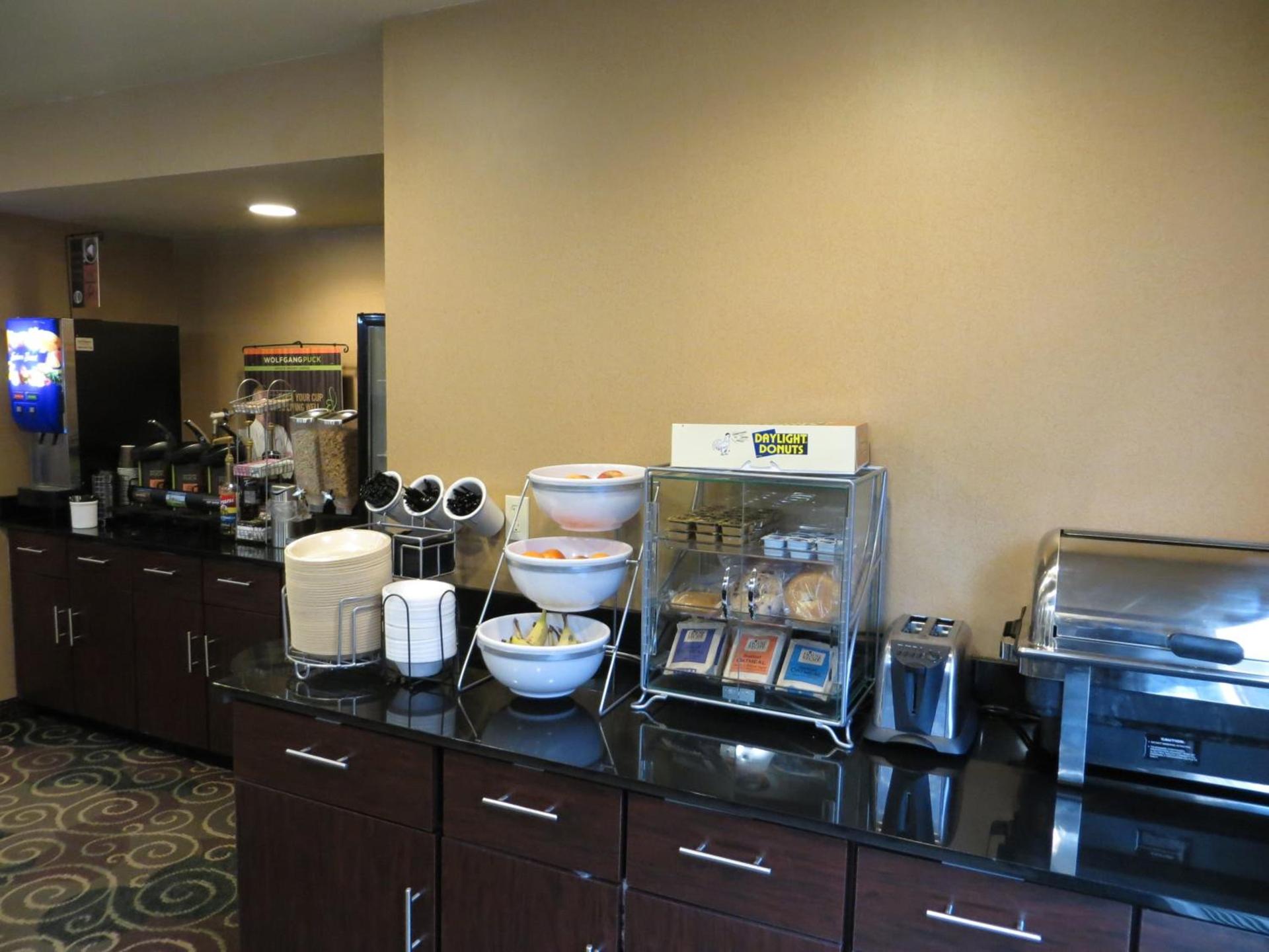 Cobblestone Inn & Suites - Harper photo 14