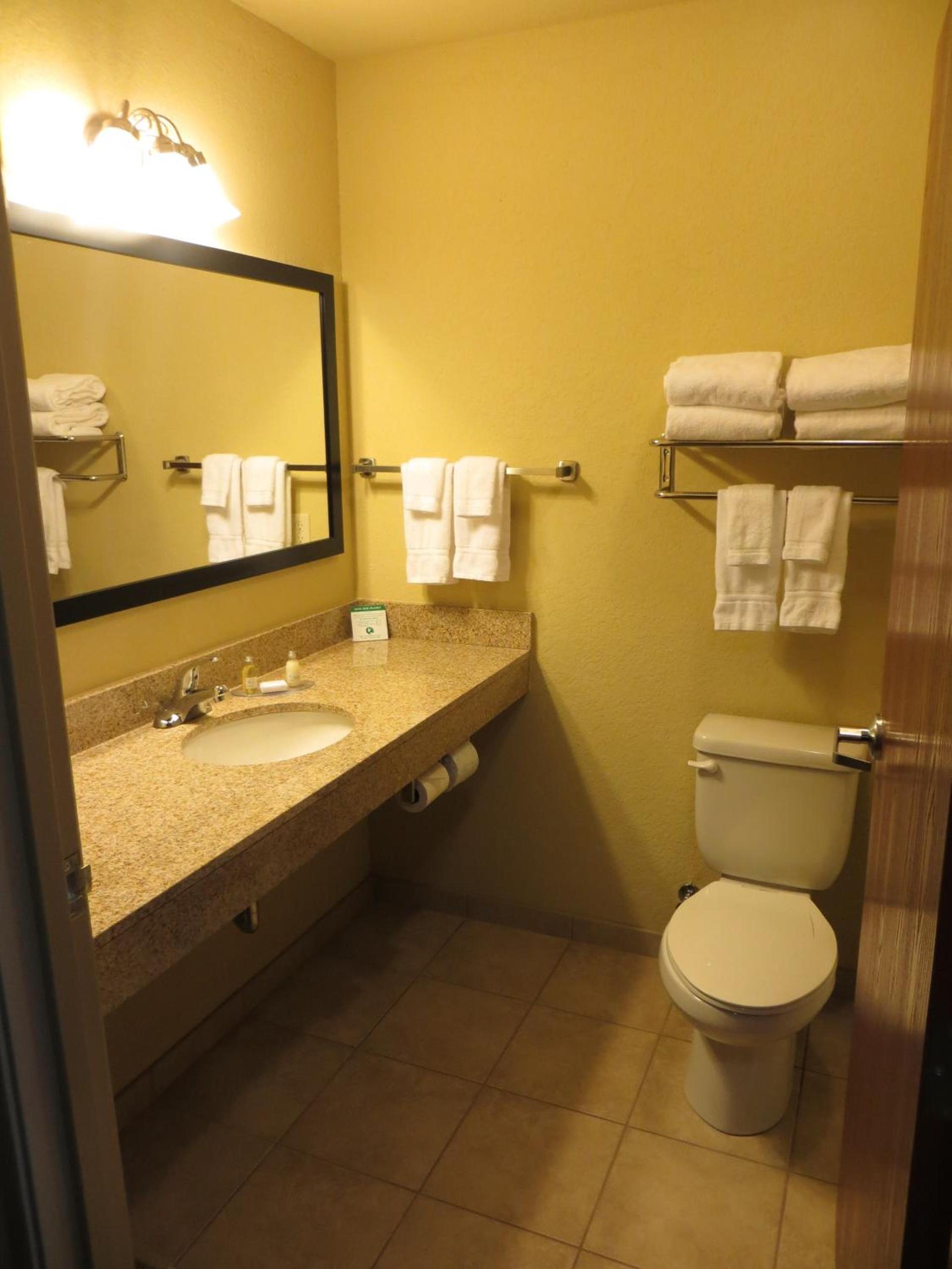Cobblestone Inn & Suites - Harper photo 17