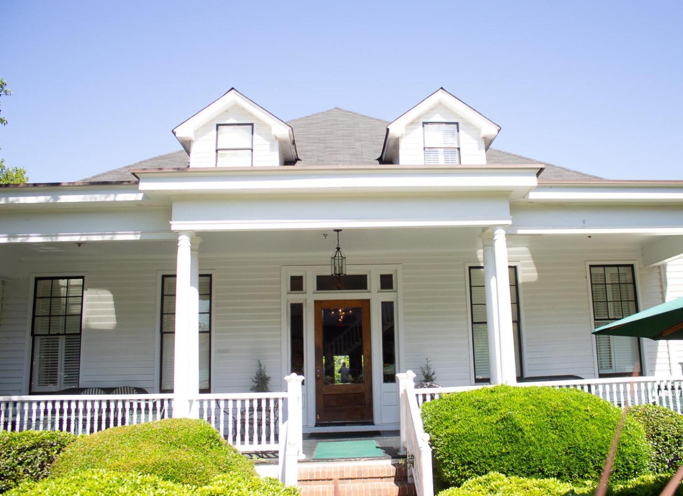 1842 Inn photo 24