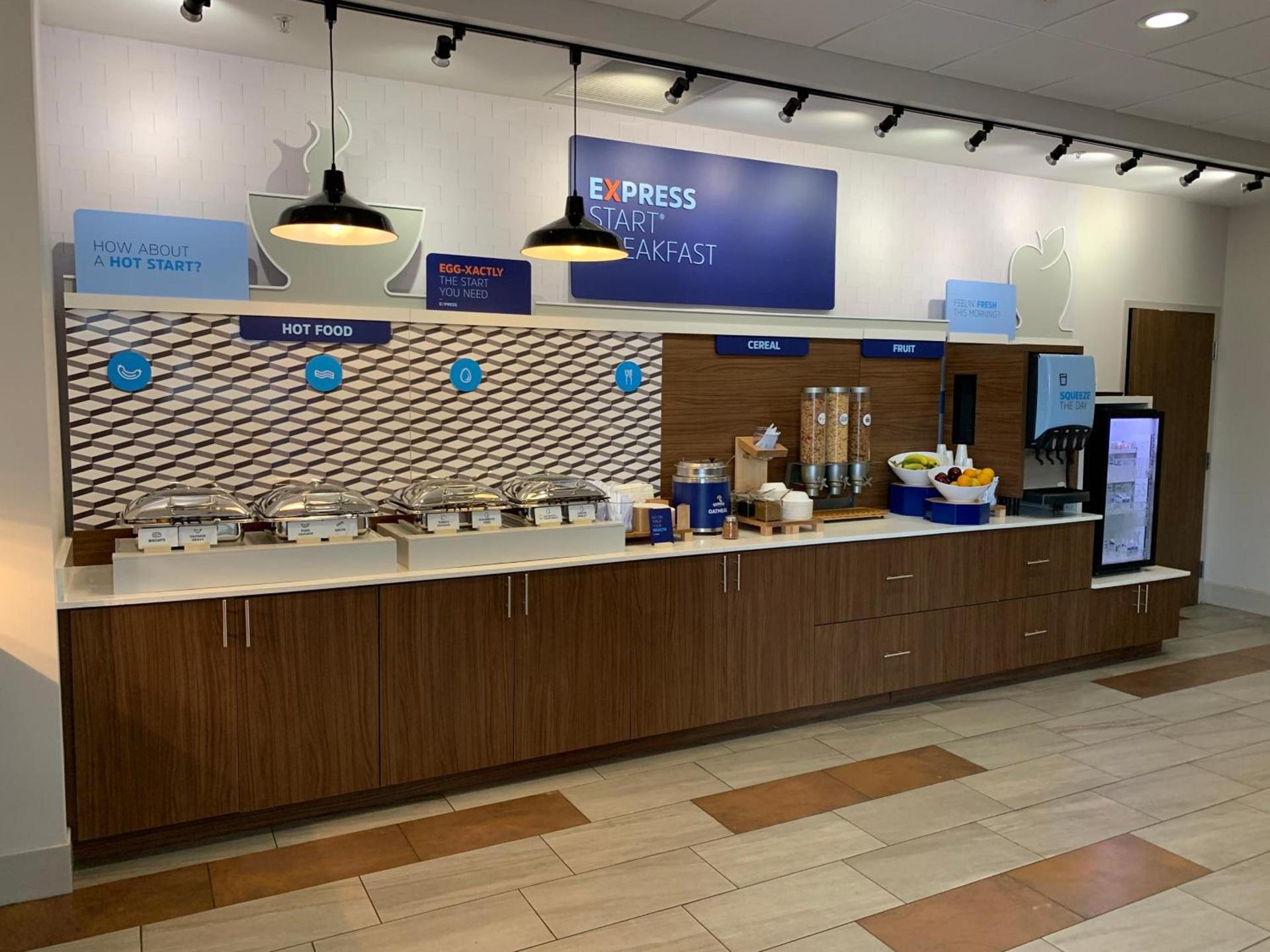 Holiday Inn Express & Suites Moore by IHG photo 44