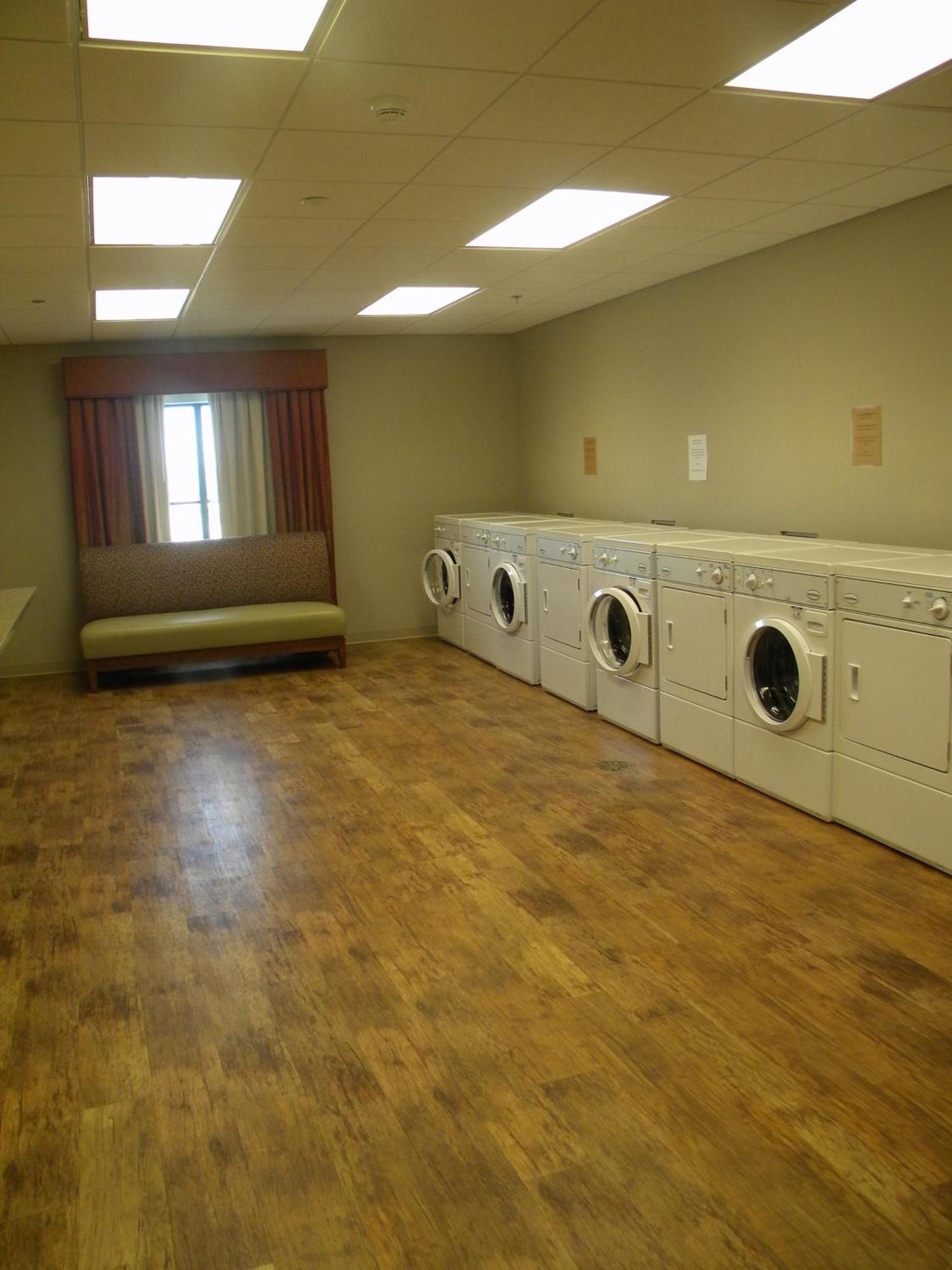 Teddy's Residential Suites Watford City photo 10