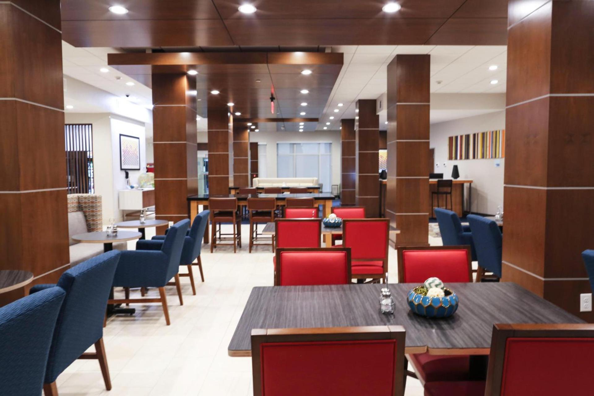 Holiday Inn Express & Suites - Houston IAH - Beltway 8 by IHG photo 23