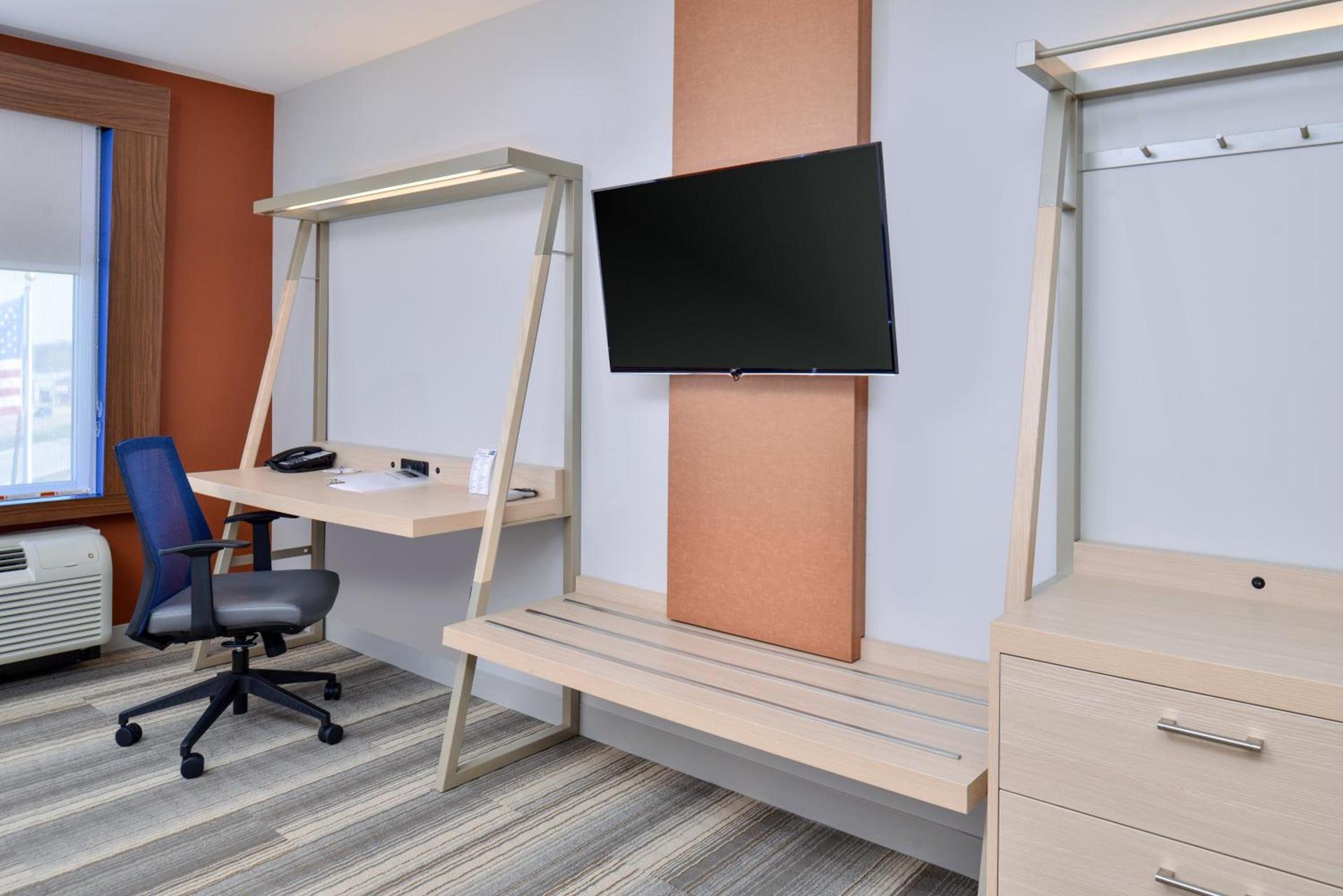 Holiday Inn Express & Suites - Brighton South - US 23 by IHG photo 21