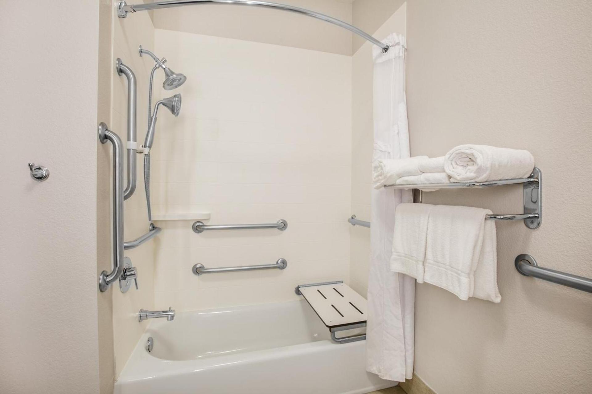 Holiday Inn Express Hotel & Suites Dallas - Grand Prairie I-20 by IHG photo 3