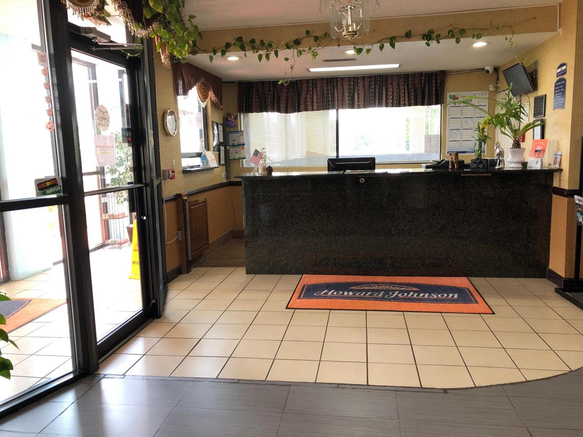 Howard Johnson by Wyndham Perry GA photo 8