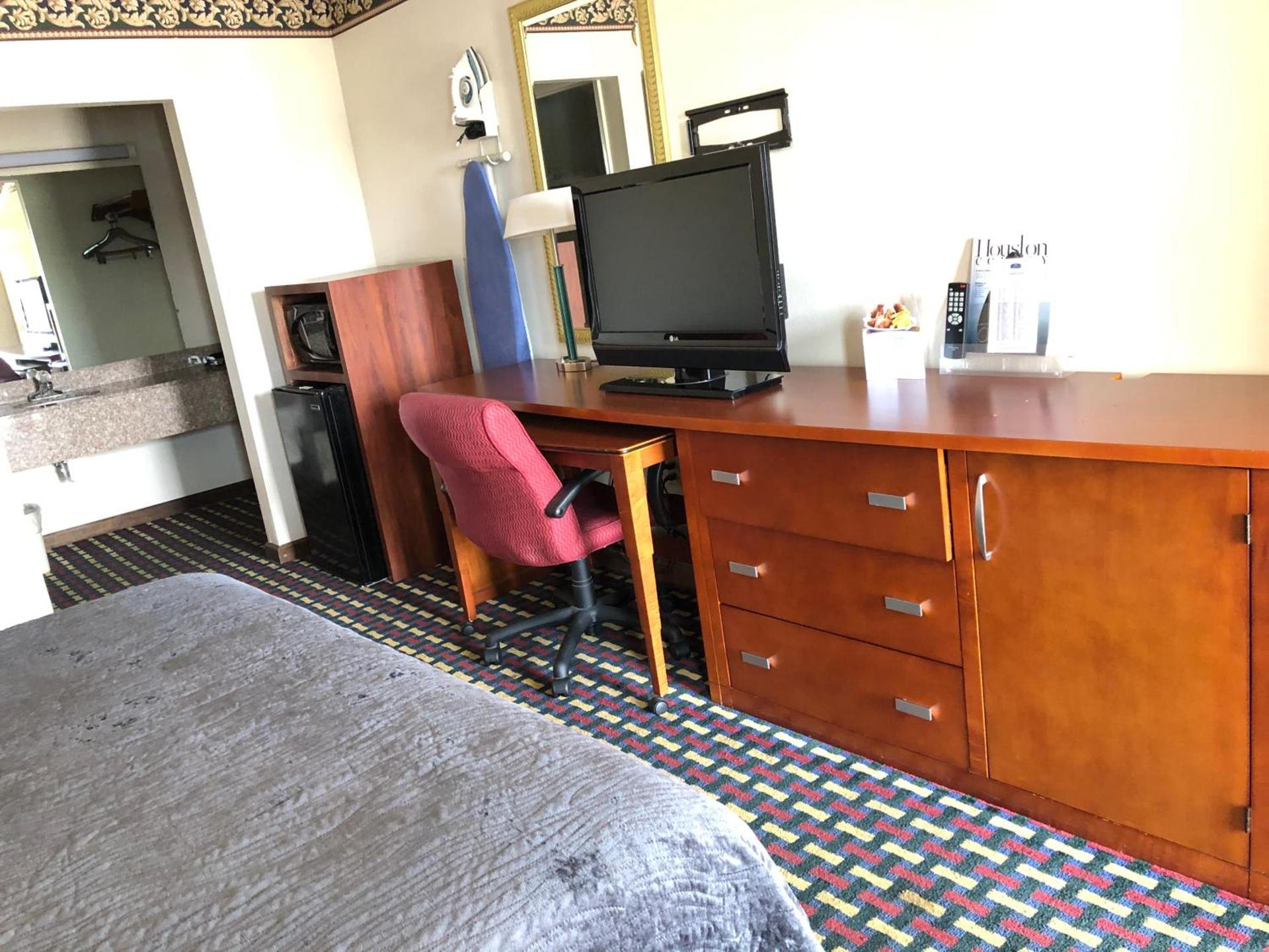 Howard Johnson by Wyndham Perry GA photo 14
