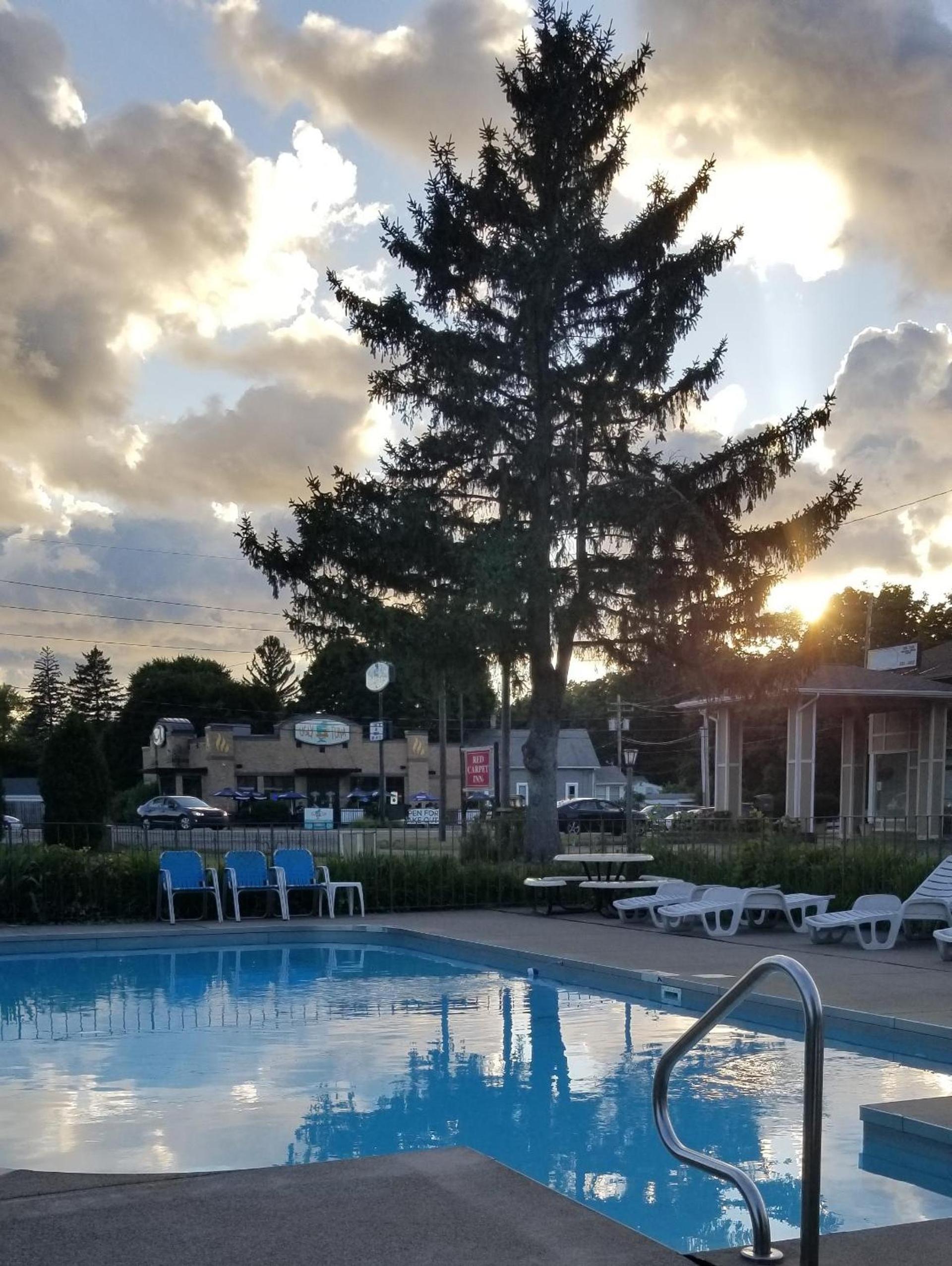 Lake Erie Lodge photo 7