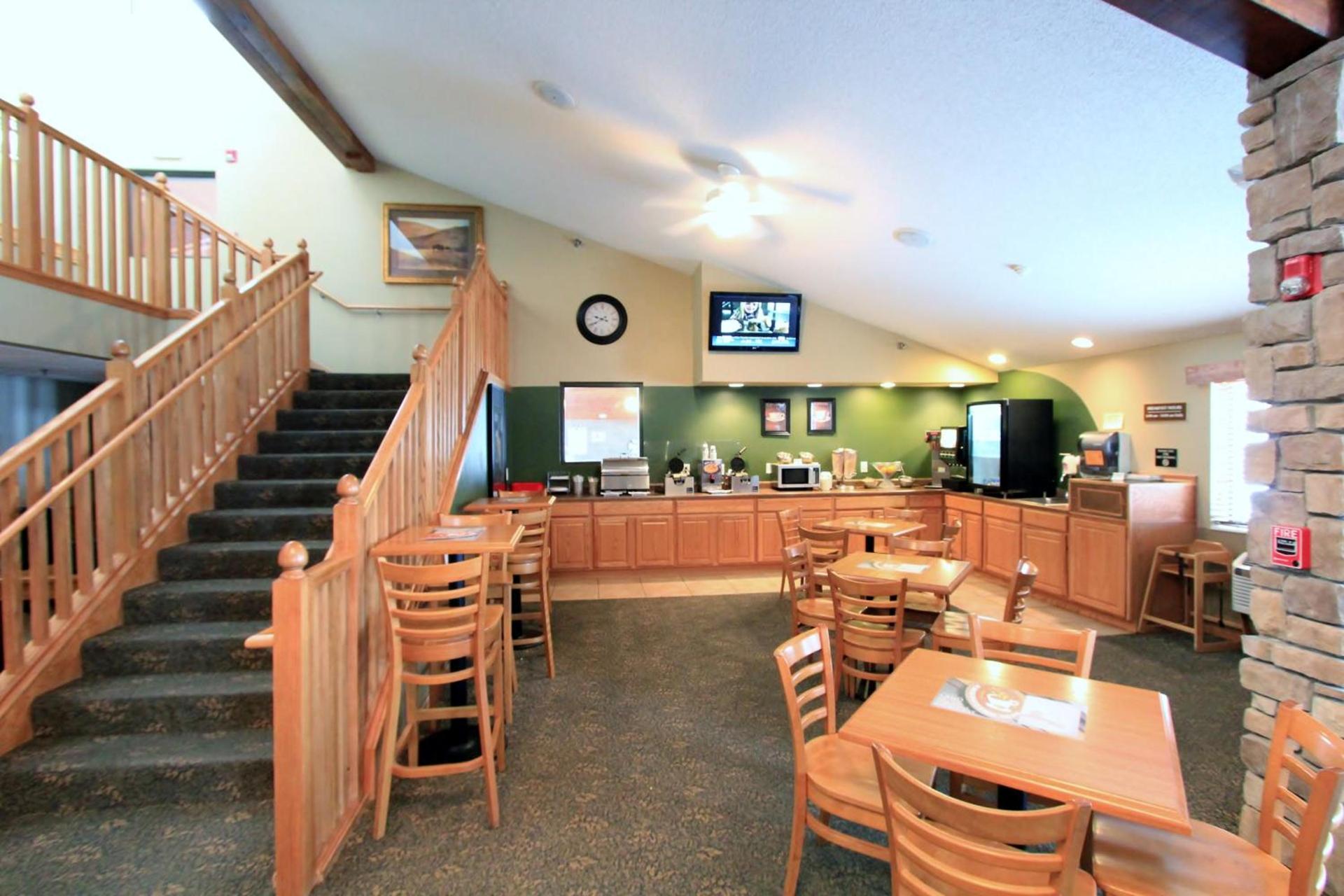 AmericInn by Wyndham Cedar Rapids Airport photo 10