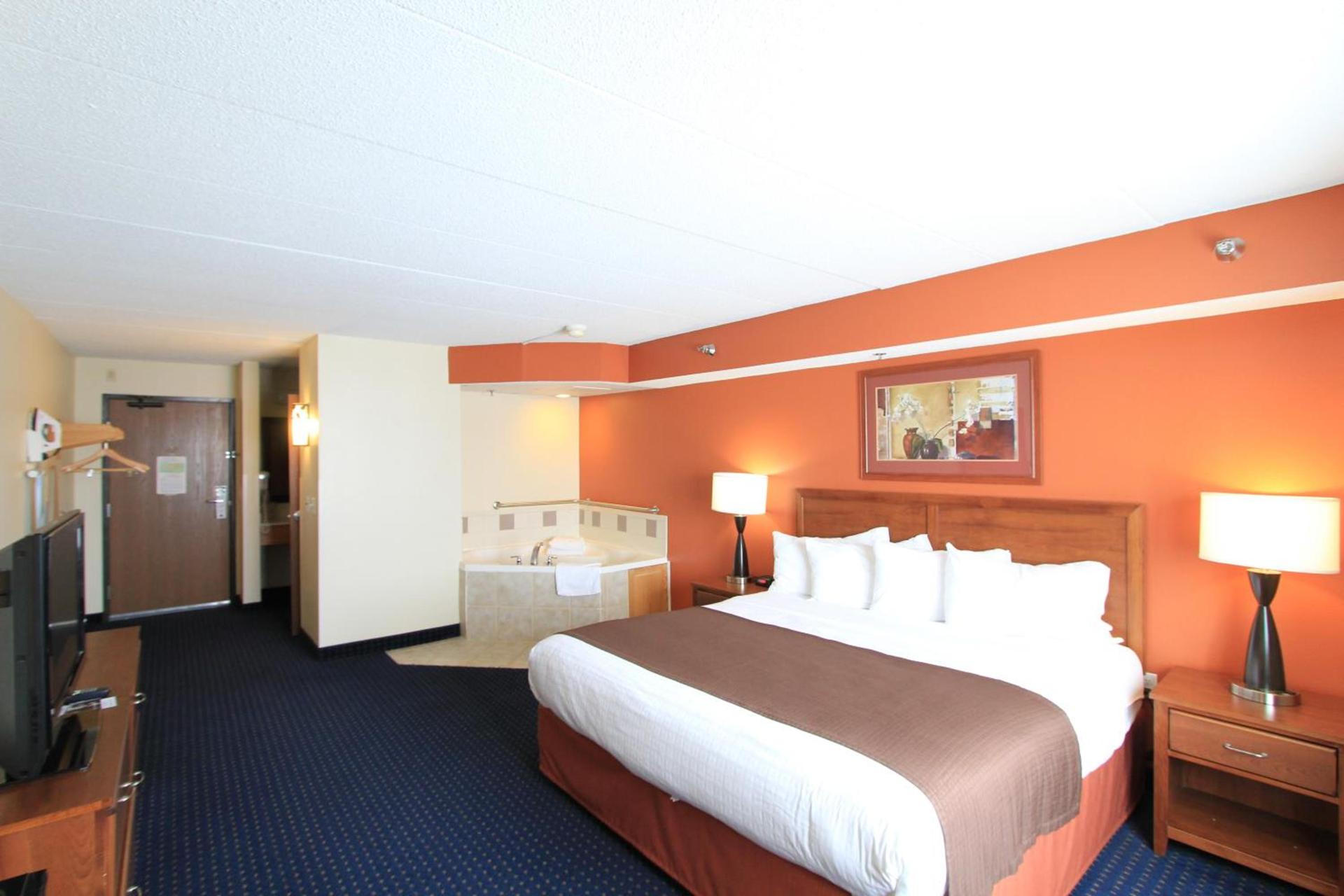 AmericInn by Wyndham Cedar Rapids Airport photo 17