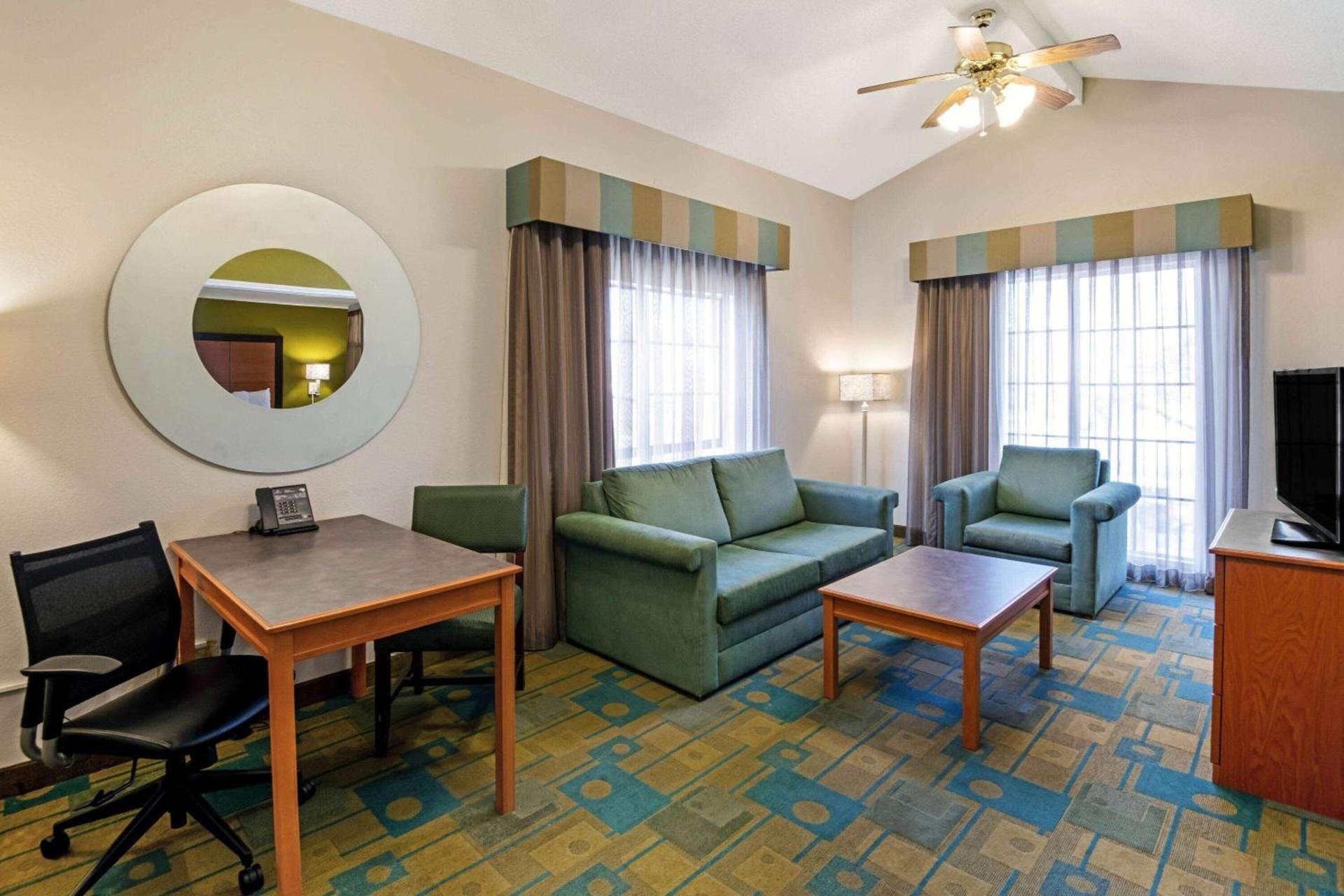 La Quinta Inn by Wyndham Amarillo Mid-City photo 69