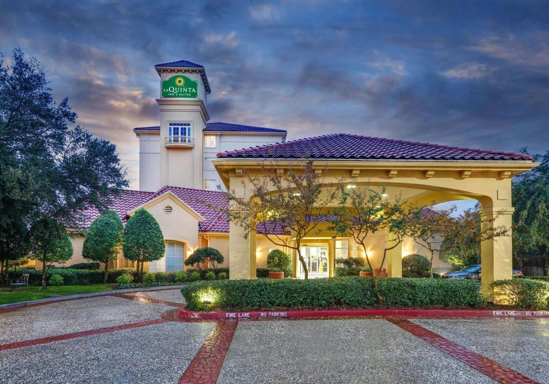 La Quinta by Wyndham Dallas North Central photo 3