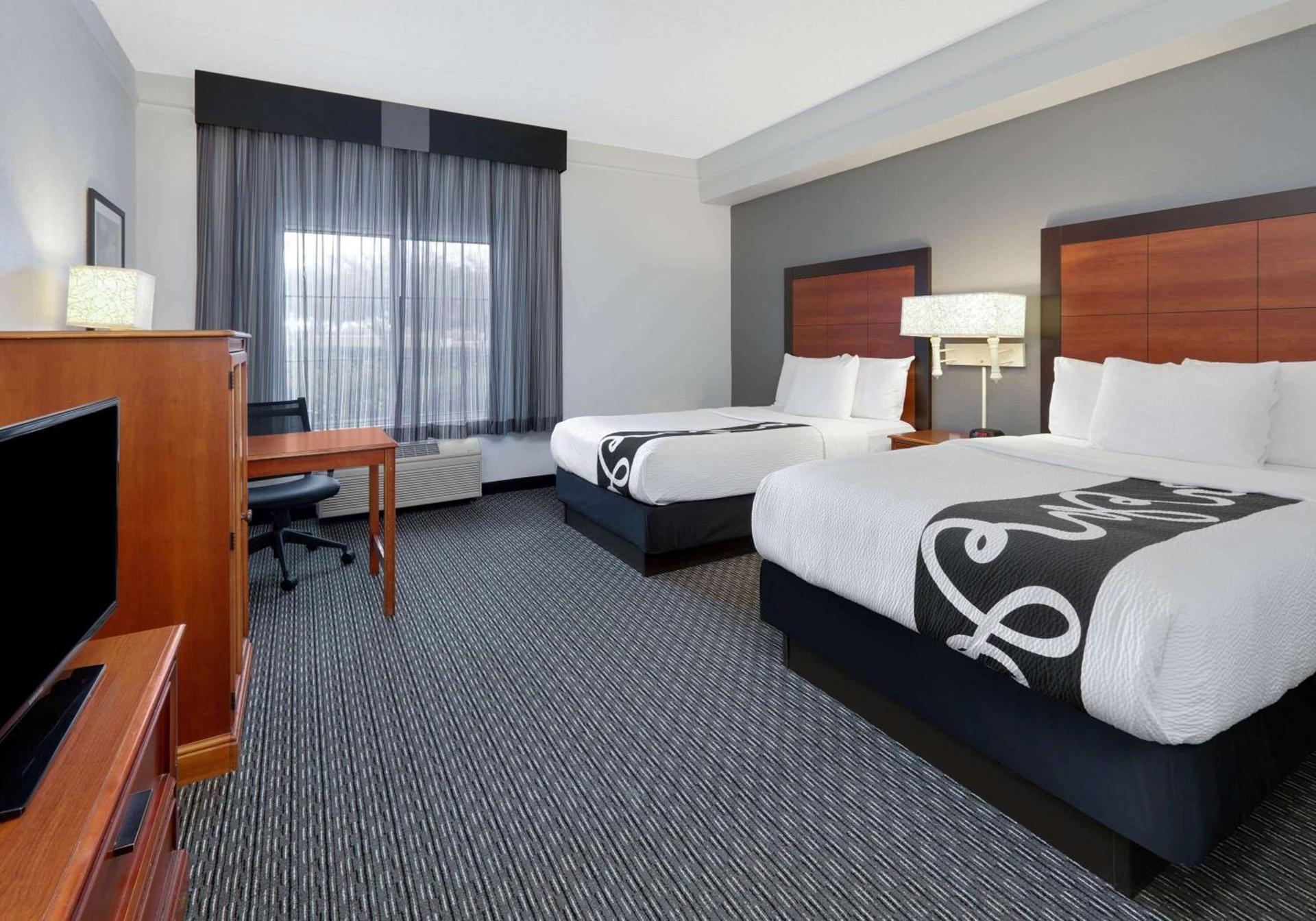 La Quinta by Wyndham Dallas North Central photo 10