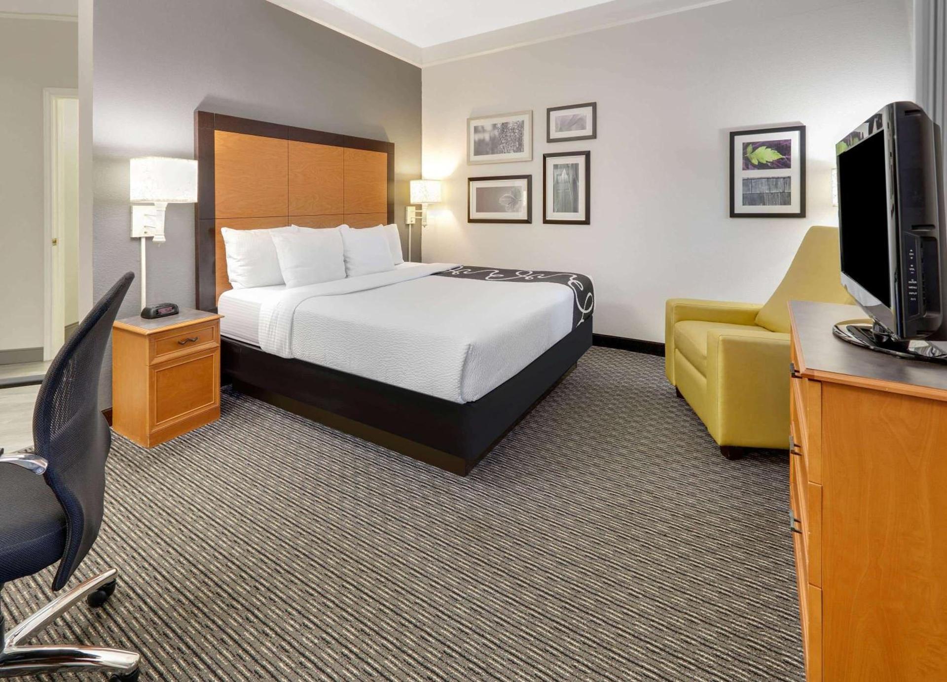 La Quinta by Wyndham Dallas - Addison Galleria photo 32