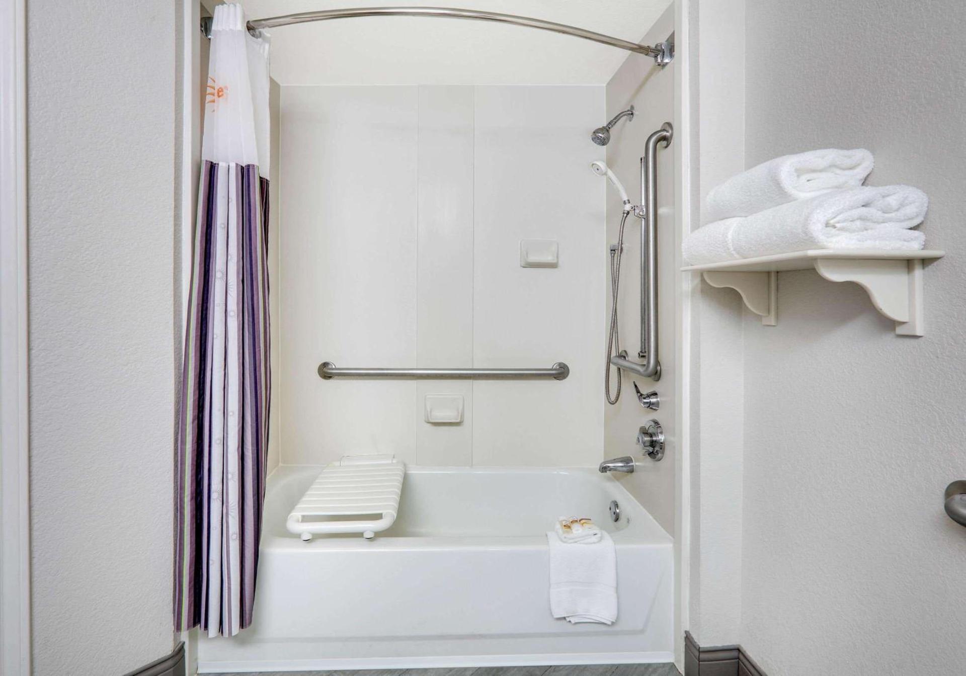 La Quinta by Wyndham Dallas - Addison Galleria photo 22