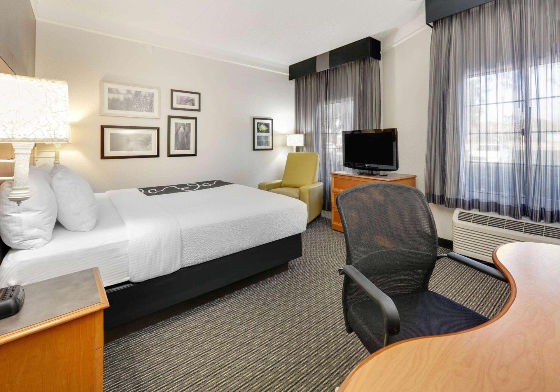 La Quinta by Wyndham Dallas - Addison Galleria photo 33
