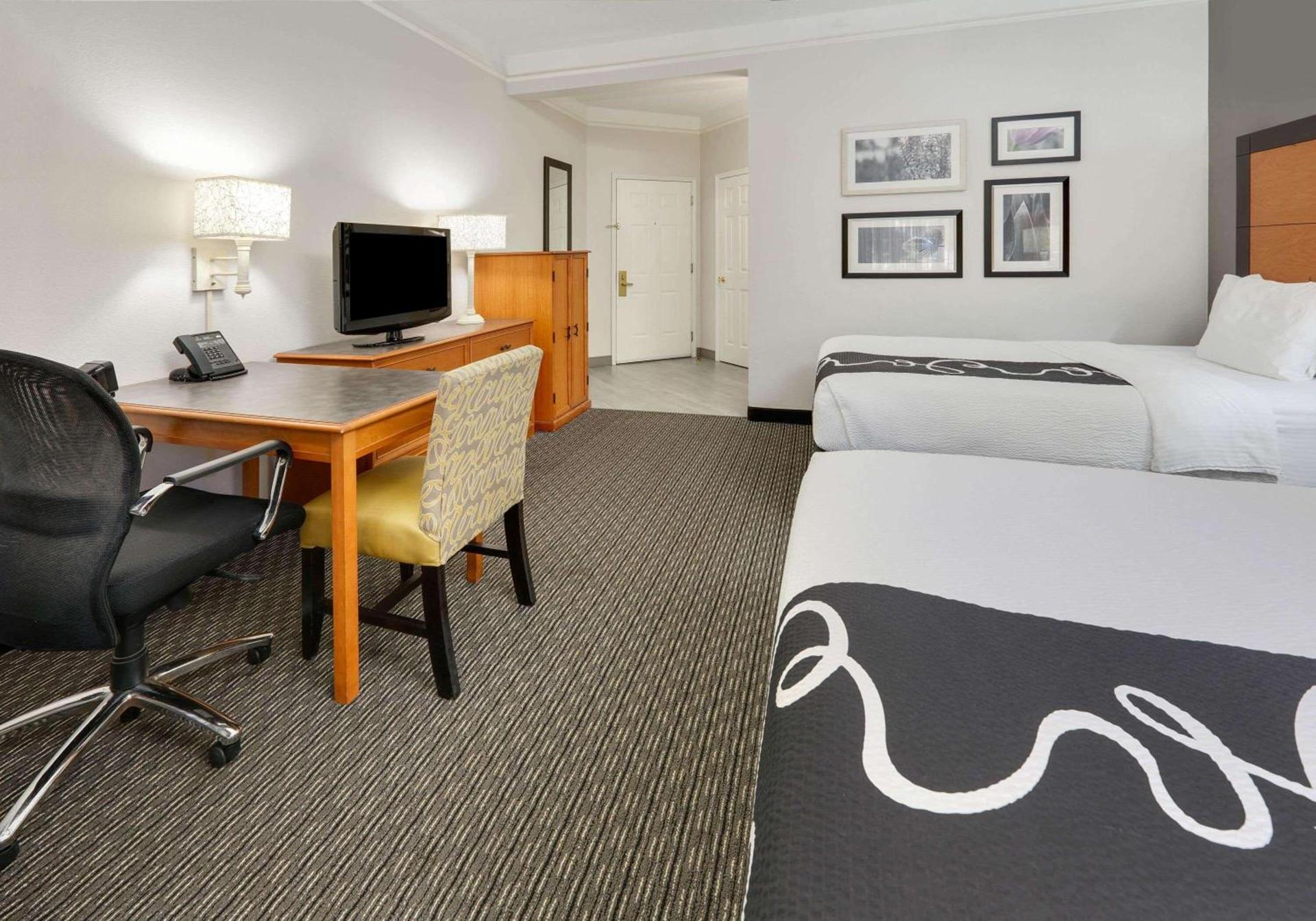 La Quinta by Wyndham Dallas - Addison Galleria photo 20