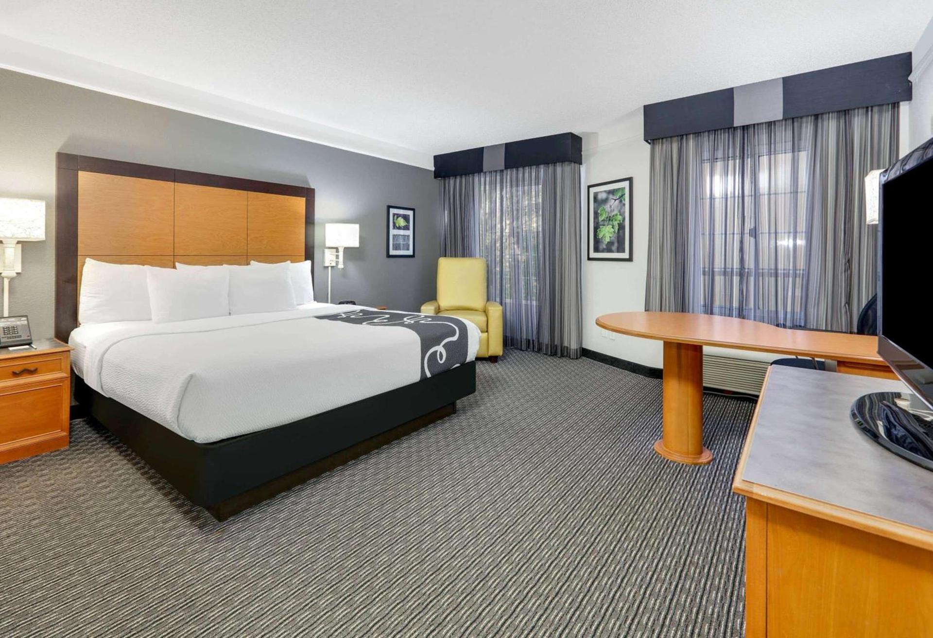 La Quinta by Wyndham Dallas - Addison Galleria photo 34