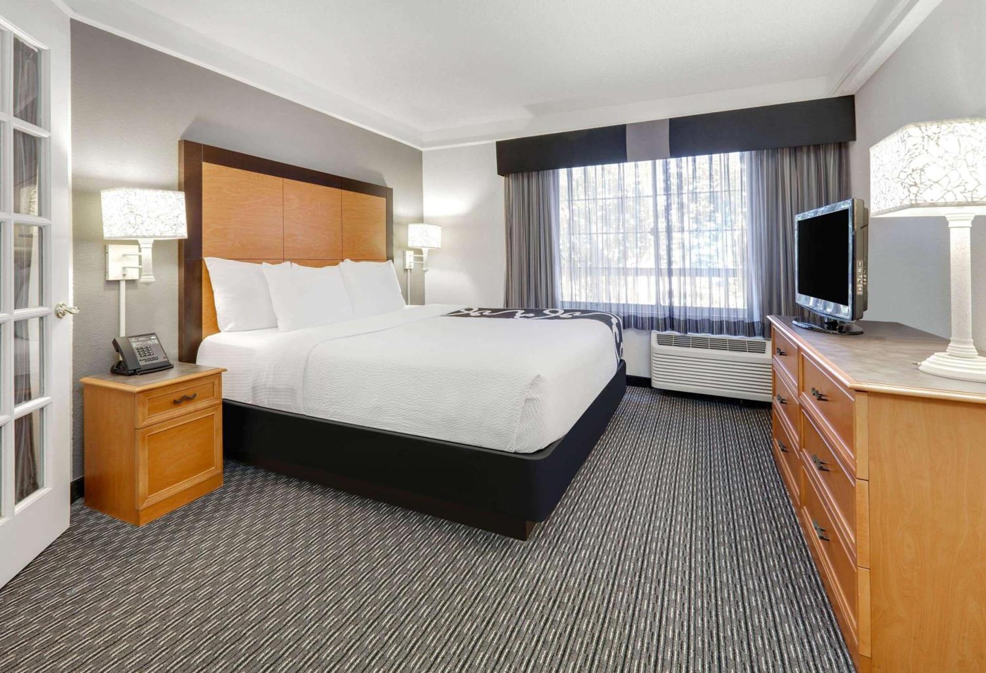 La Quinta by Wyndham Dallas - Addison Galleria photo 6
