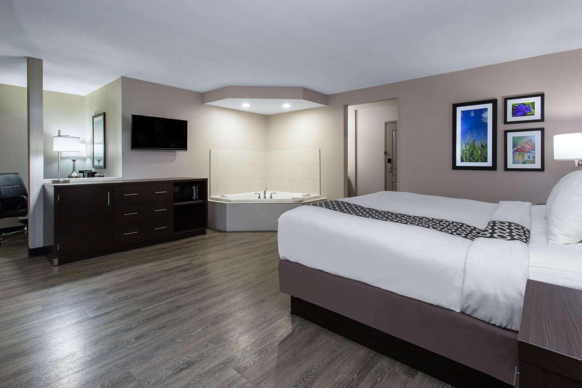 La Quinta by Wyndham Effingham photo 35