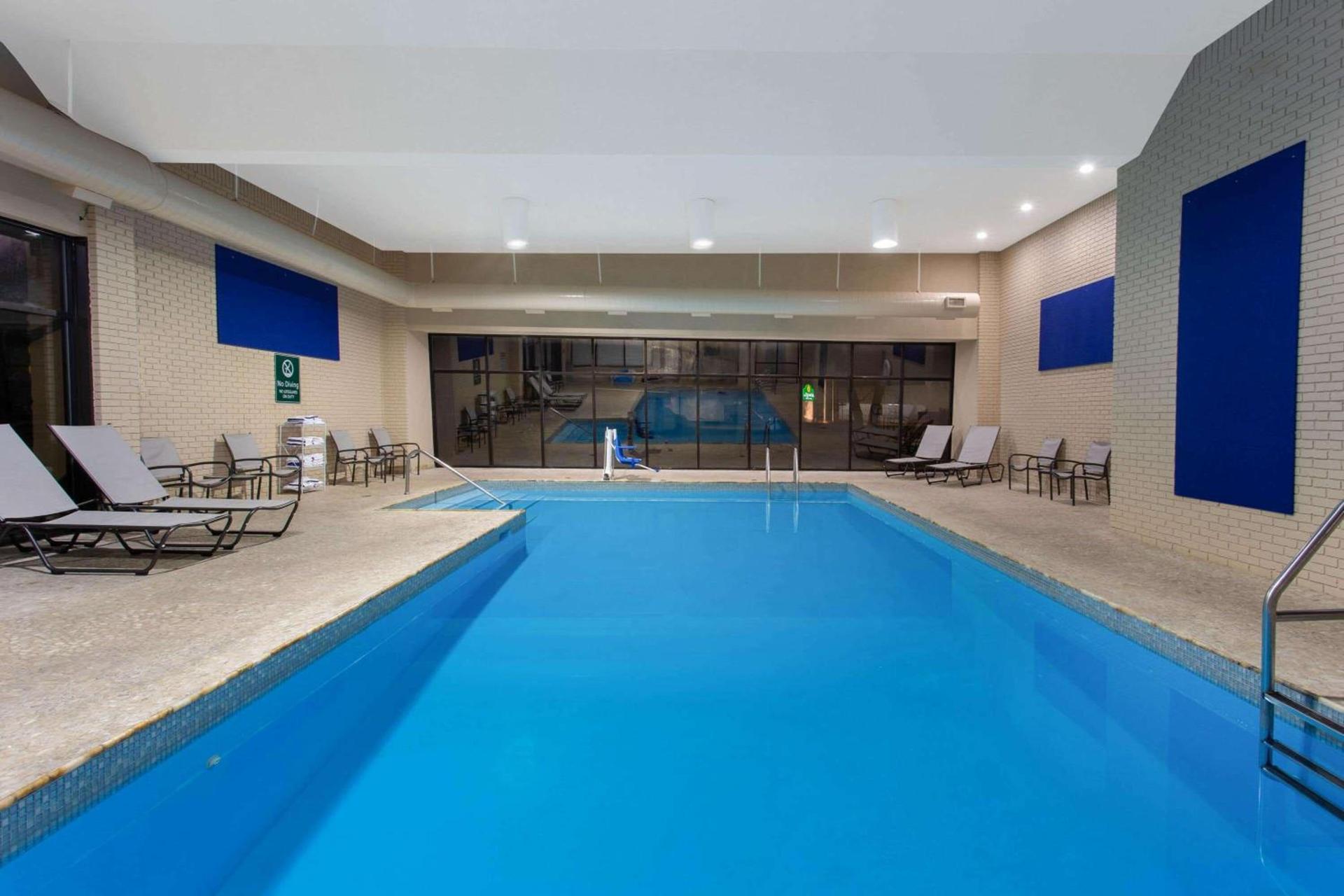 La Quinta by Wyndham Effingham photo 40