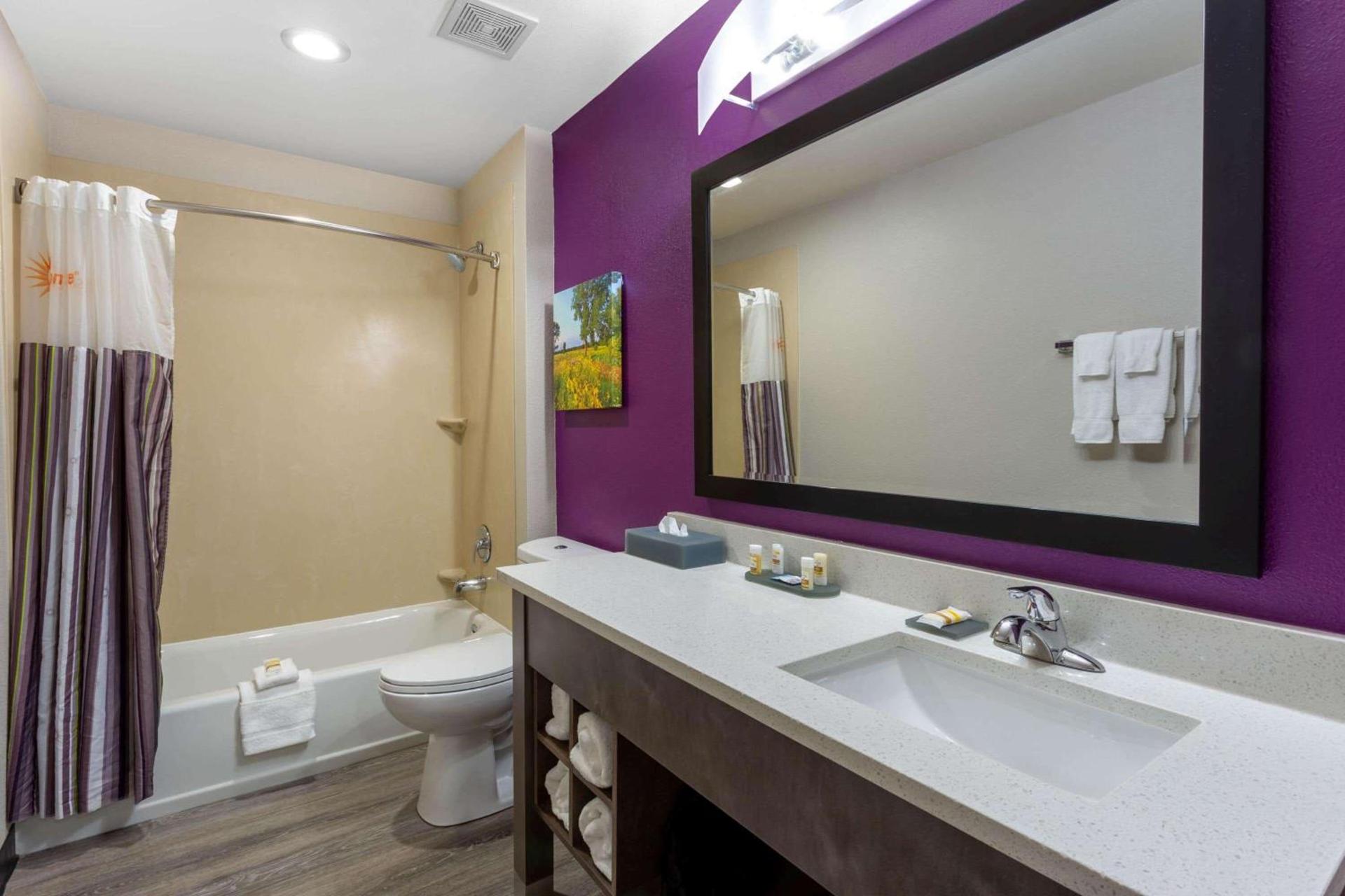 La Quinta by Wyndham Effingham photo 43