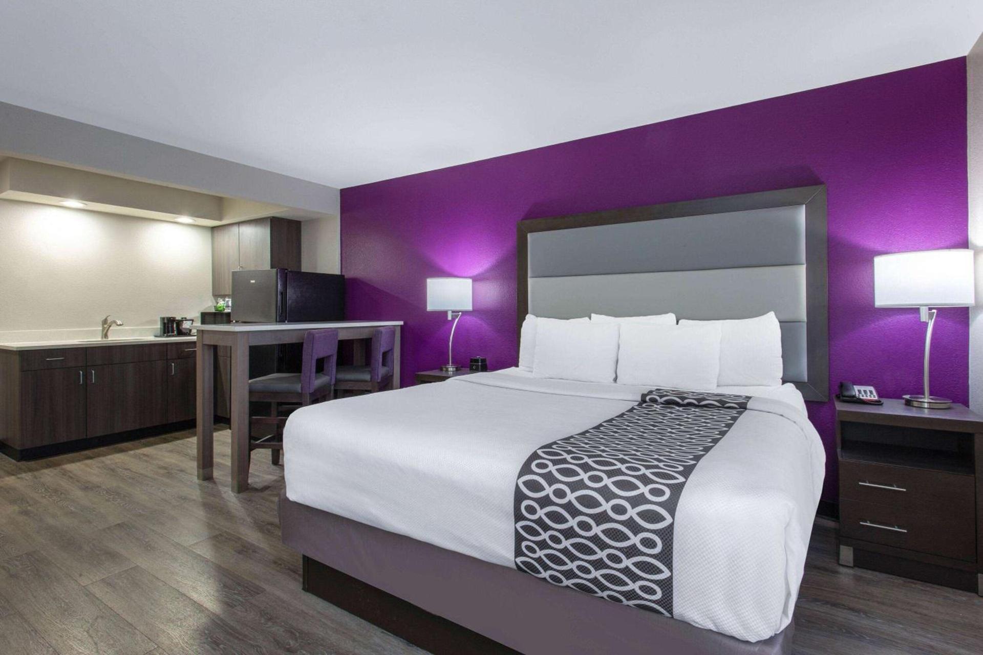 La Quinta by Wyndham Effingham photo 49