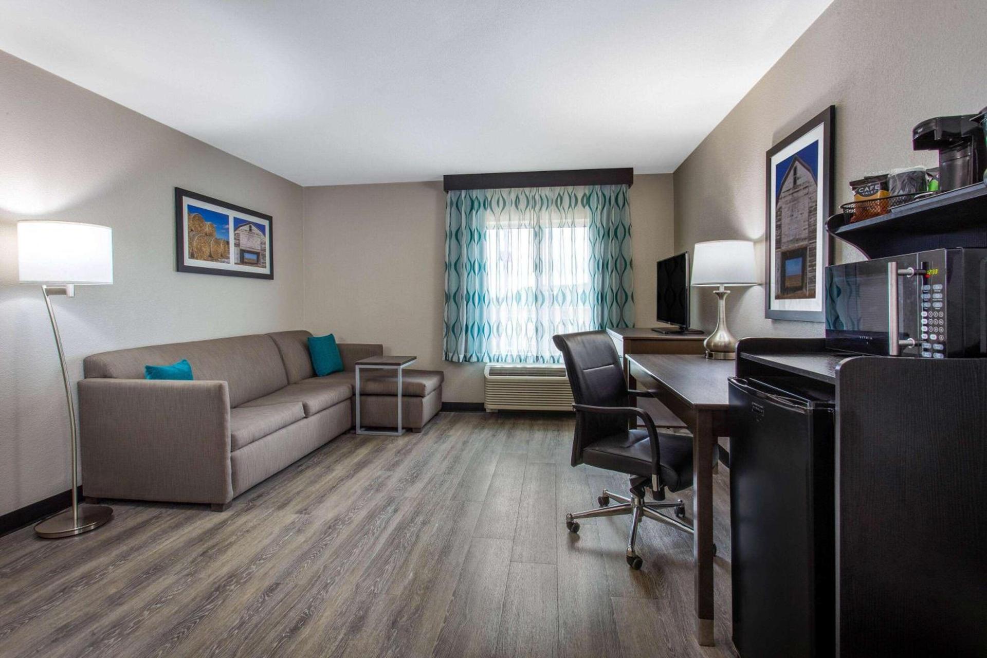 La Quinta by Wyndham Effingham photo 55